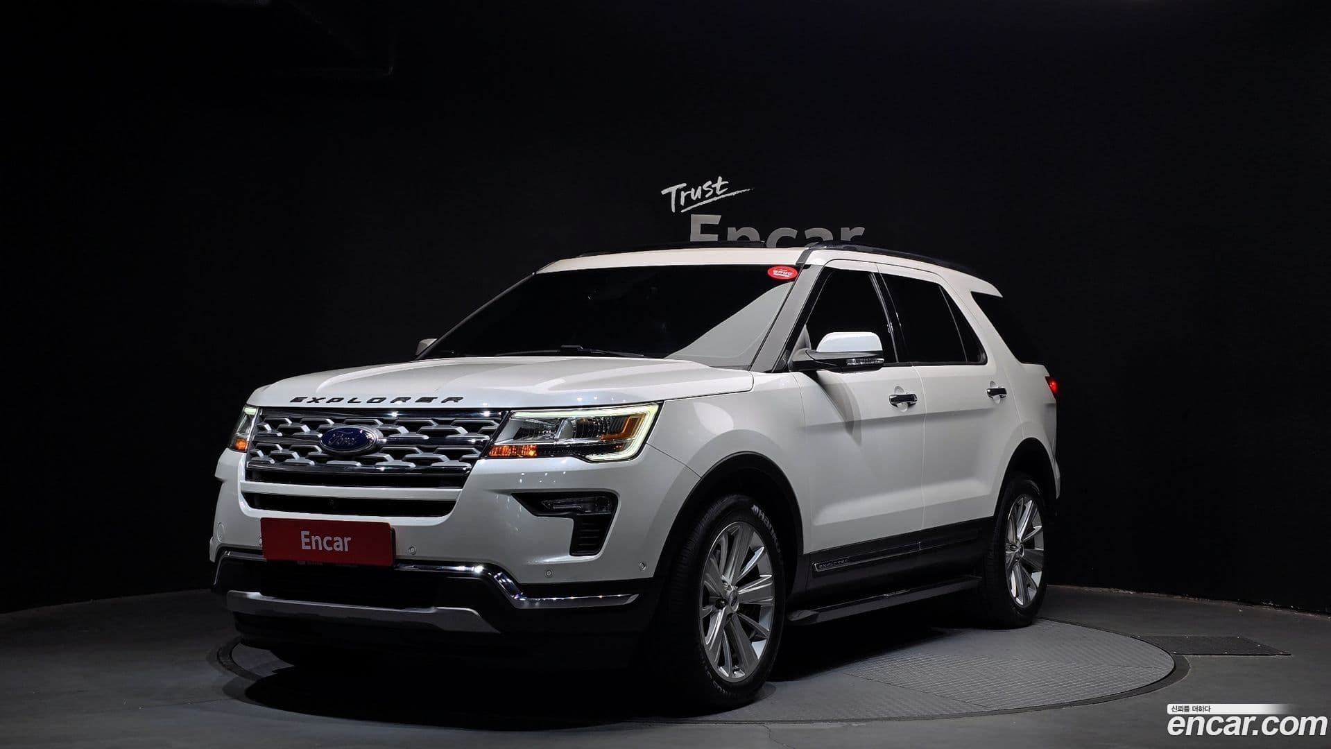 Main__Slider__Photo:Explorer Ford 2019.4-0