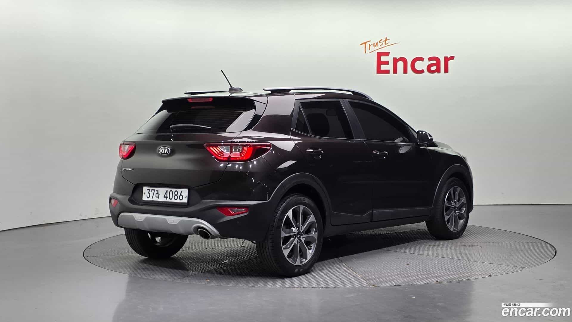 Stonic Kia 2017.8-OUTER-002