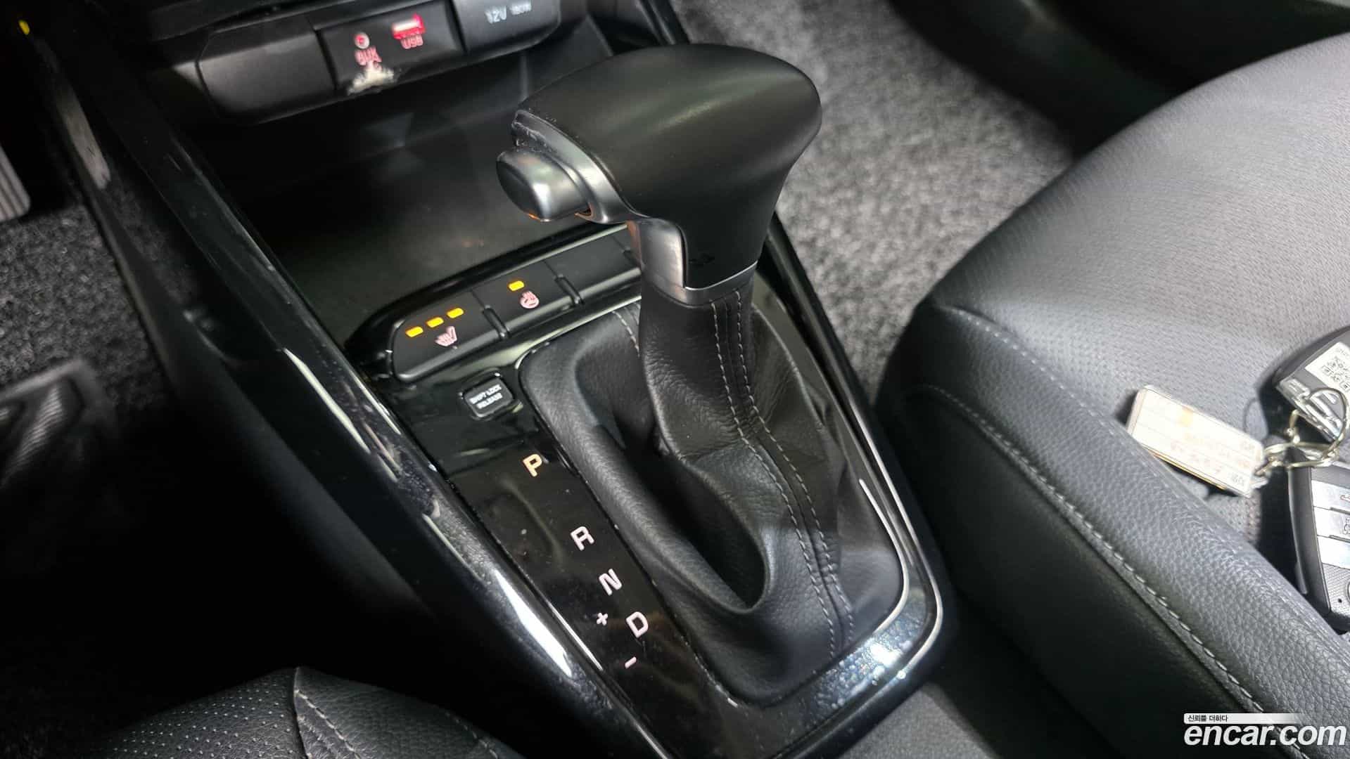 Stonic Kia 2017.8-INNER-009