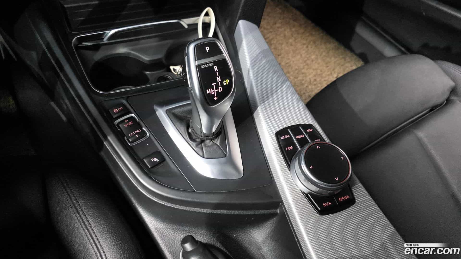 3-Series BMW 2017.3-INNER-009