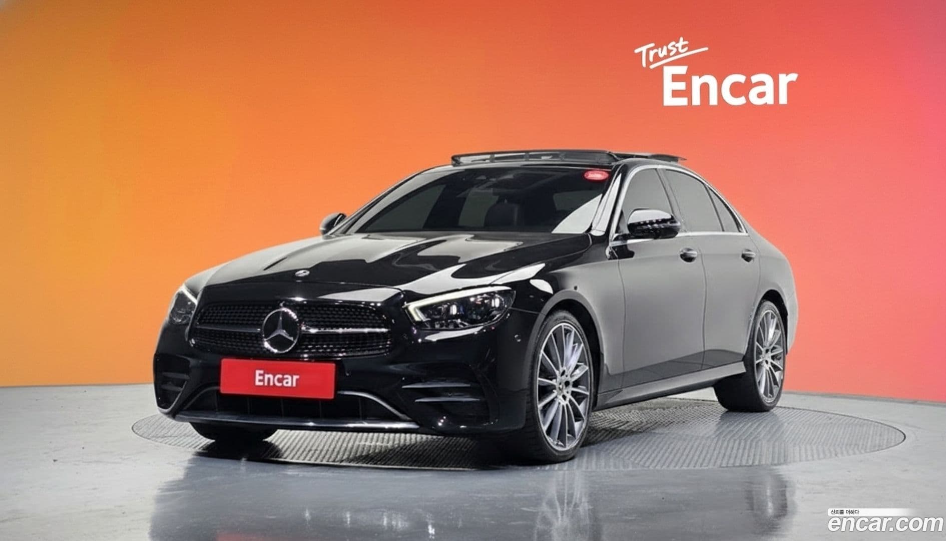 Main__Slider__Photo:E-Class Mercedes-Benz 2021.9-0