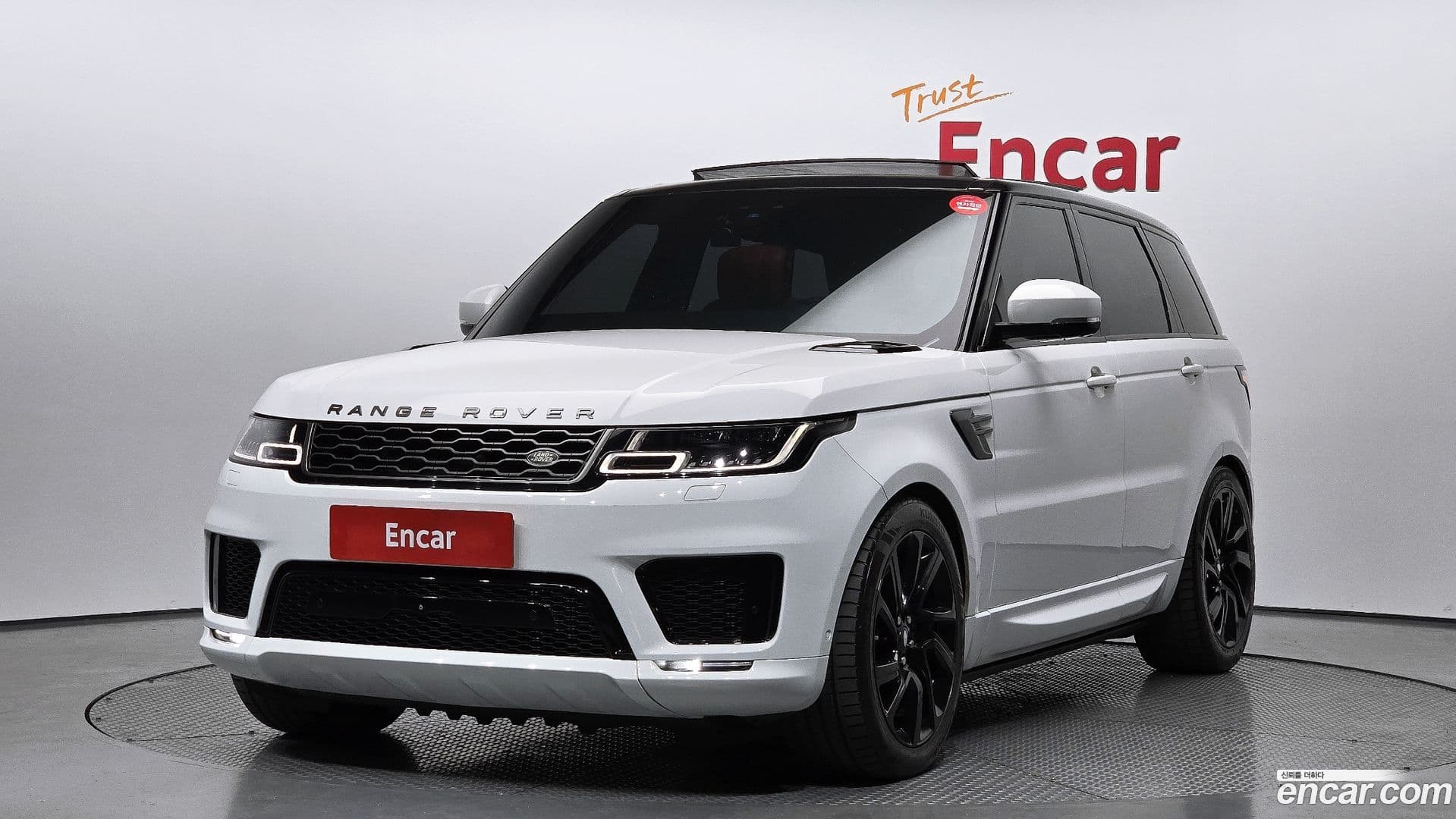 Main__Slider__Photo:Range Rover Sport Land Rover 2018.6-0