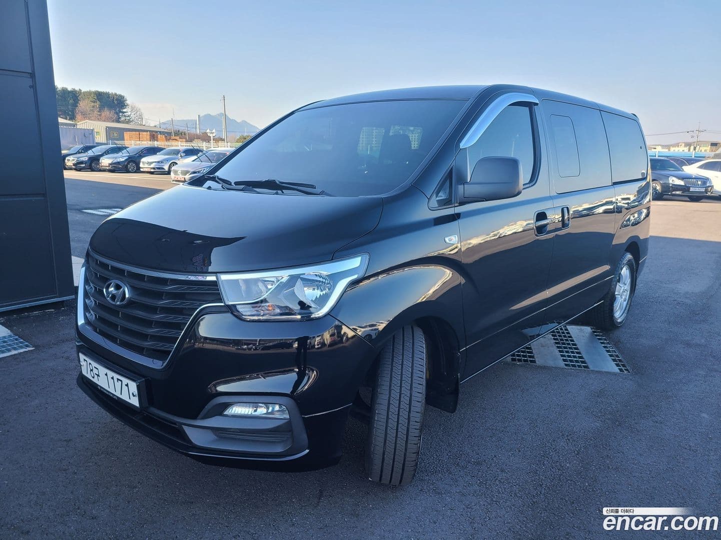 Main__Slider__Photo:Starex Hyundai 2018.6-0