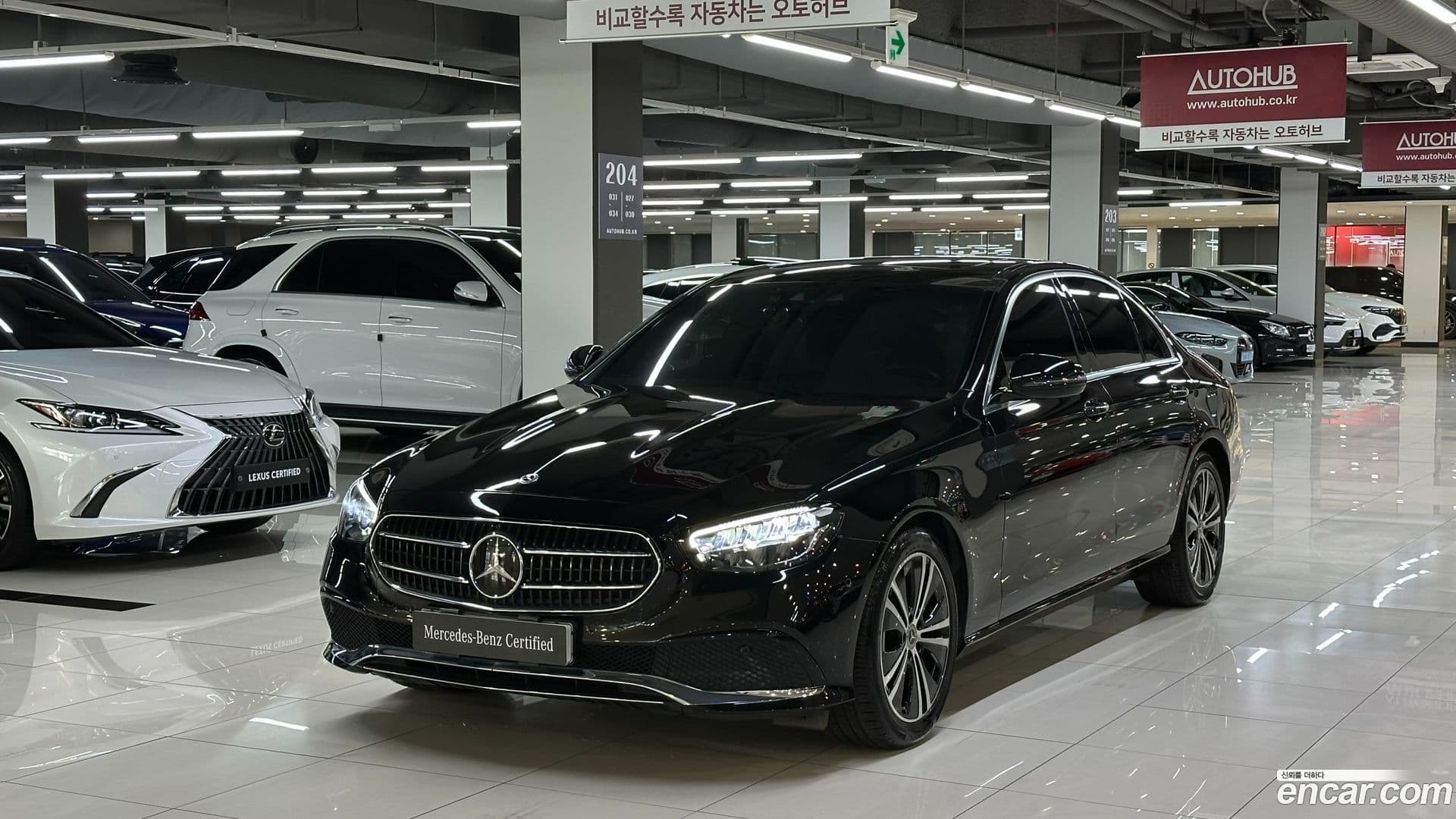 Main__Slider__Photo:E-Class Mercedes-Benz 2020.10-0