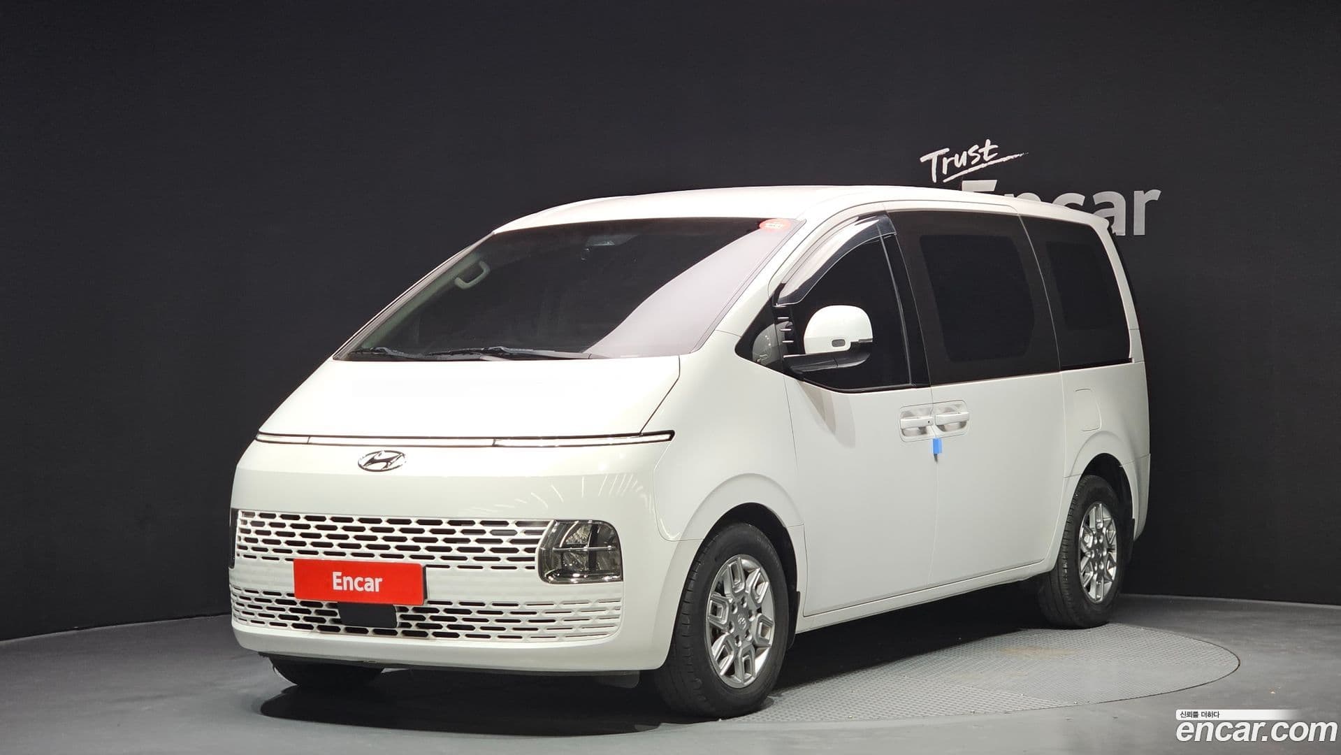 Main__Slider__Photo:Staria Hyundai 2021.10-0