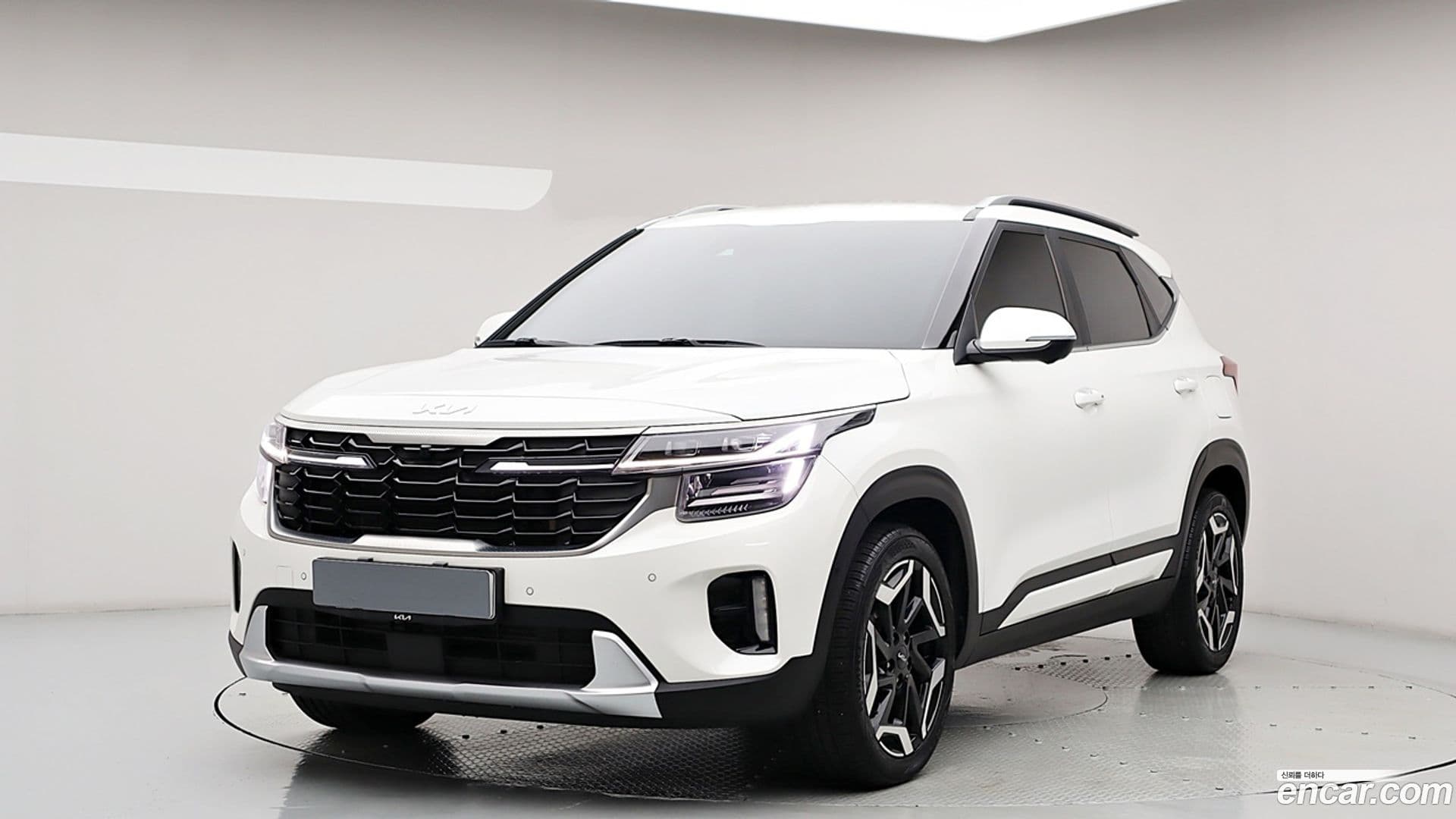 Main__Slider__Photo:Seltos Kia 2023.0-0