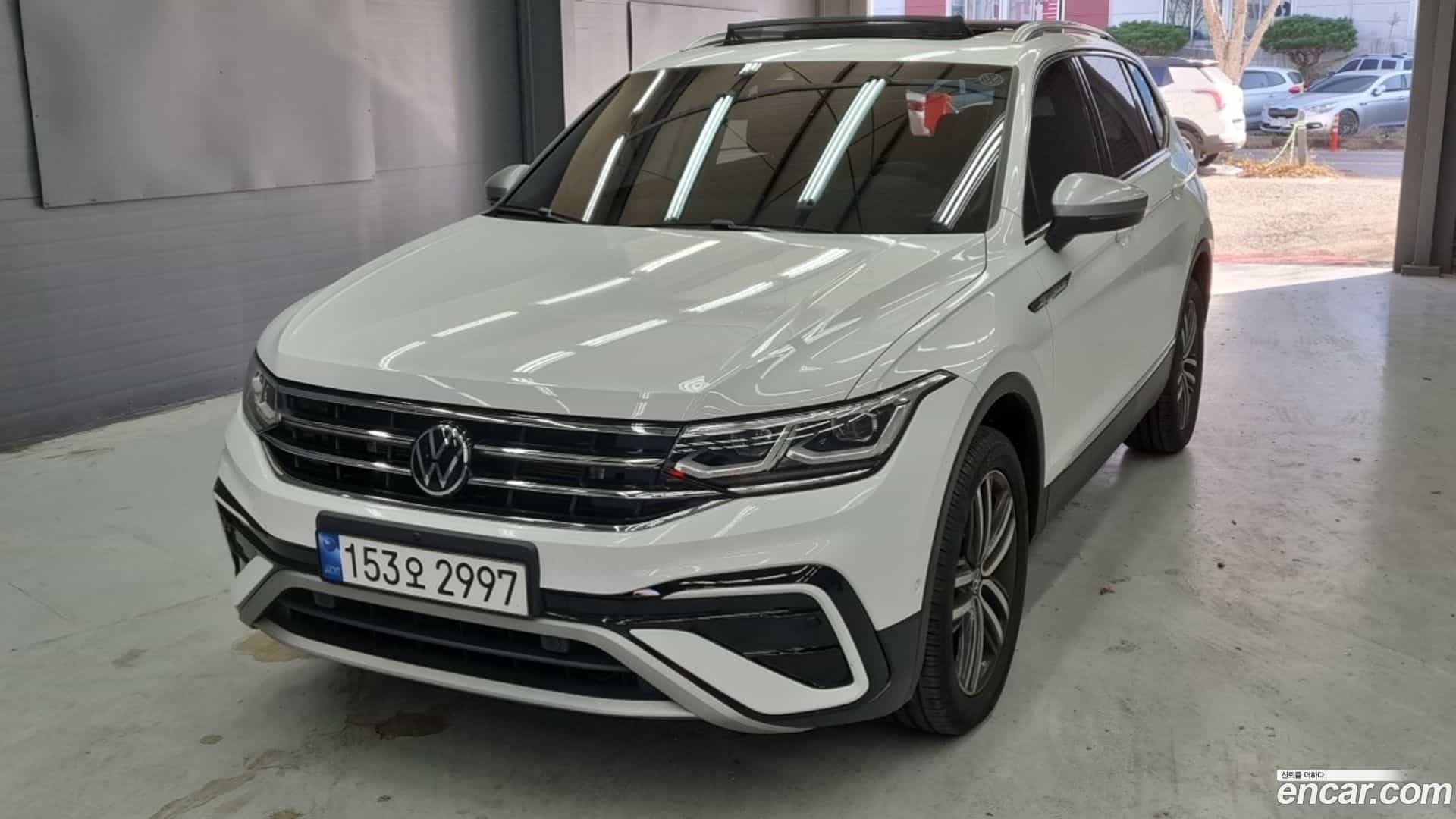 Tiguan Volkswagen 2022.11-OUTER-001