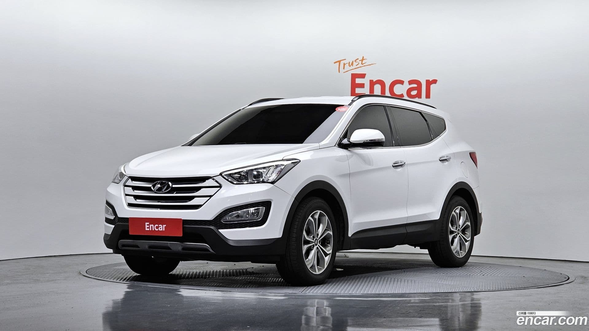Main__Slider__Photo:Santafe Hyundai 2015.5-0