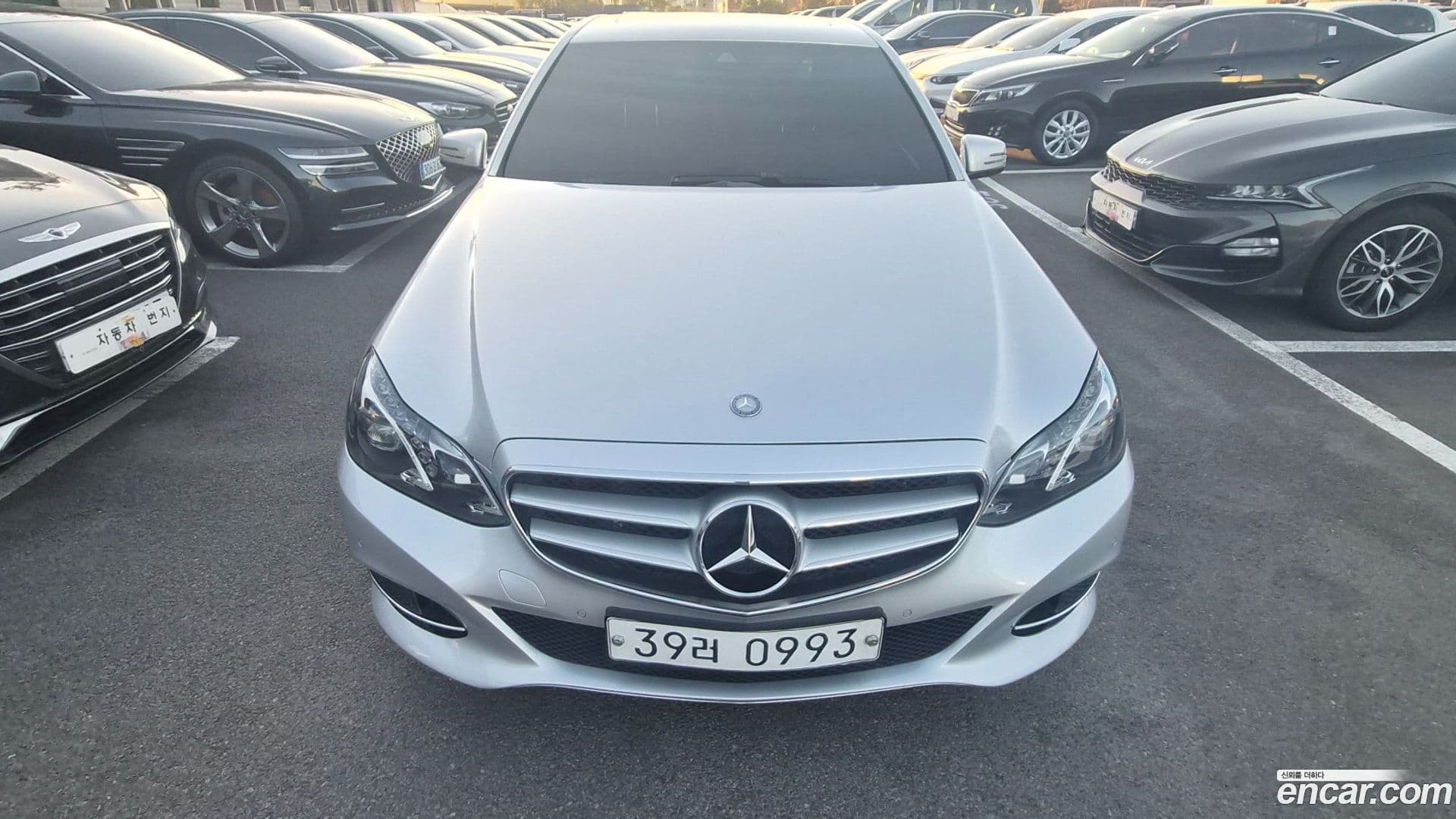 Main__Slider__Photo:E-Class Mercedes-Benz 2015.11-0