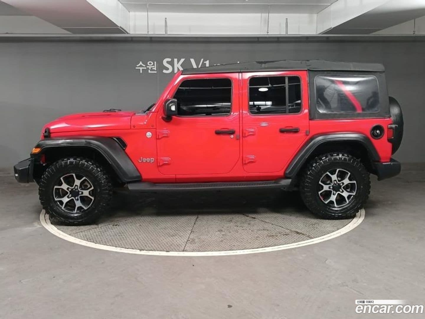 Main__Slider__Photo:Wrangler Jeep 2018.11-2