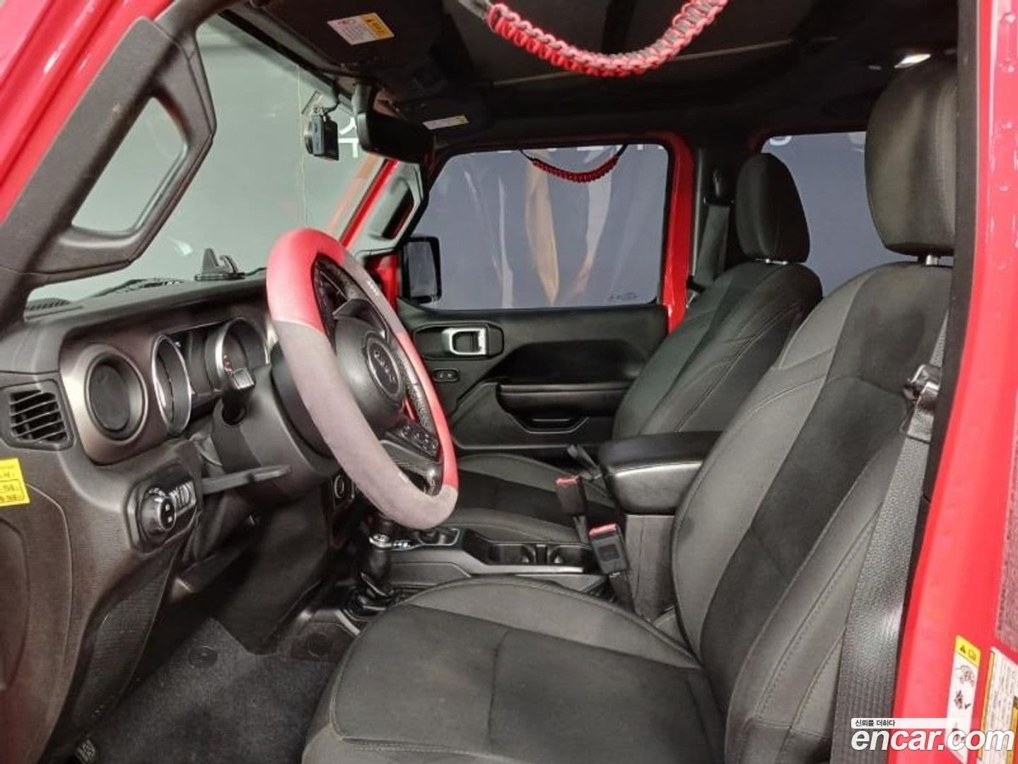 Main__Slider__Photo:Wrangler Jeep 2018.11-6