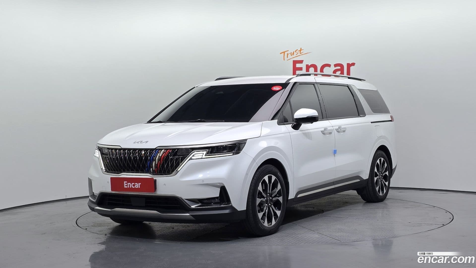 Main__Slider__Photo:Canival Kia 2023.0-0