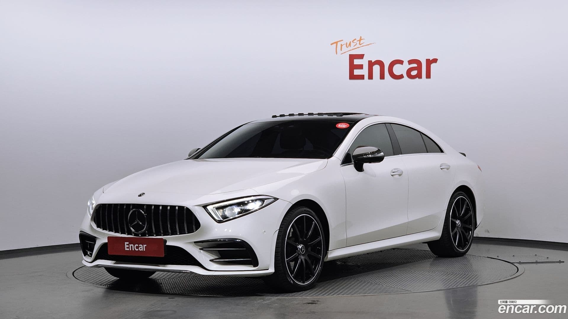Main__Slider__Photo:CLS-Class Mercedes-Benz 2019.0-0