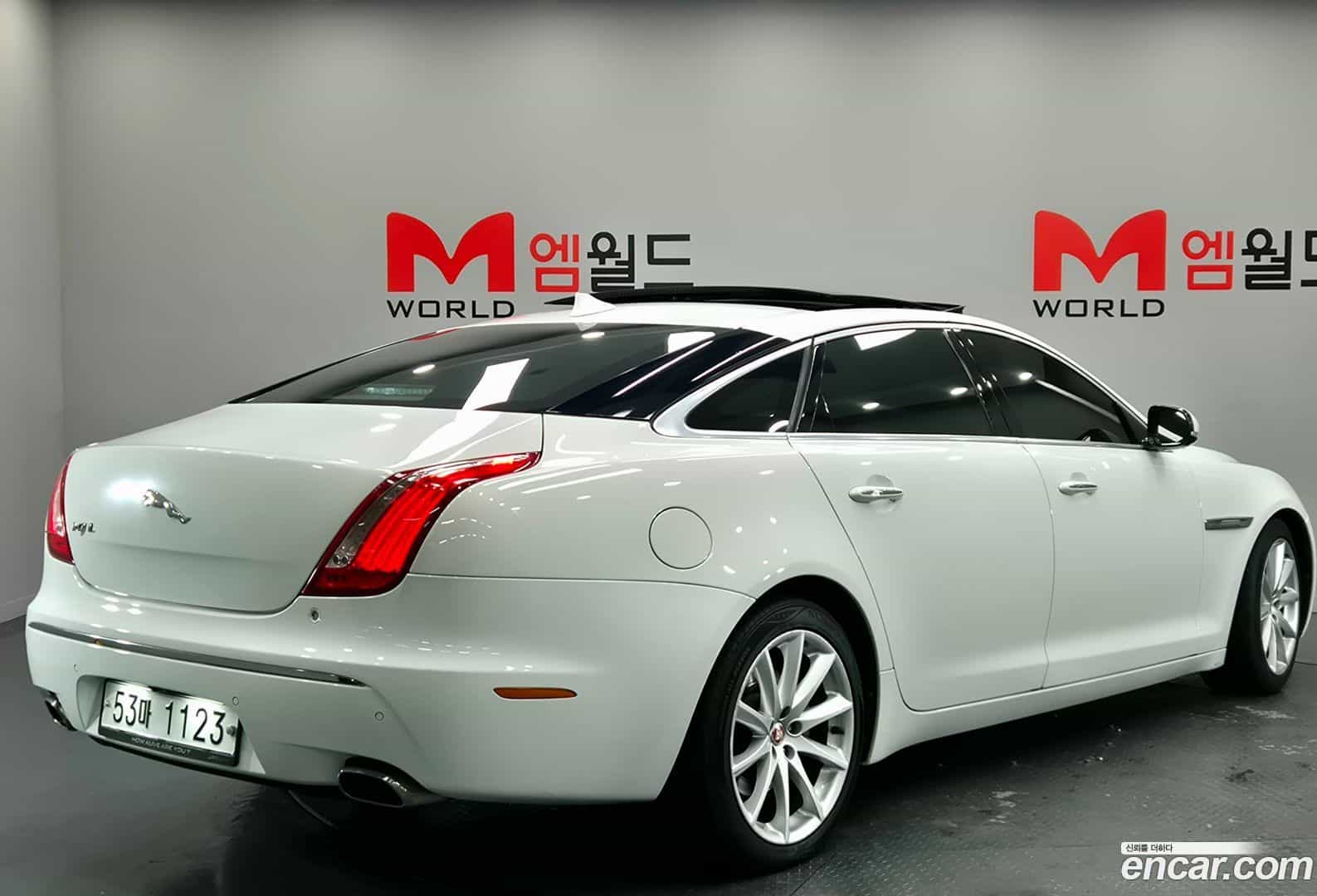 XJ Jaguar 2014.4-OUTER-004