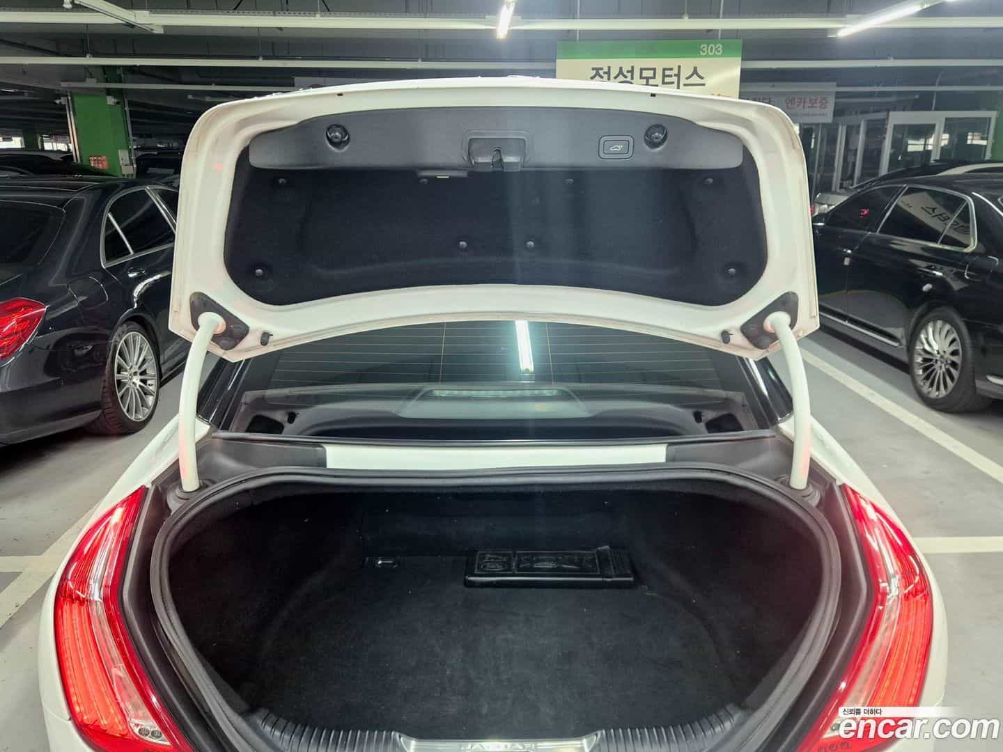 XJ Jaguar 2014.4-OUTER-005