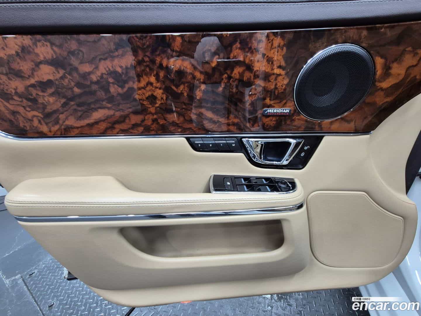 XJ Jaguar 2014.4-OPTION-022