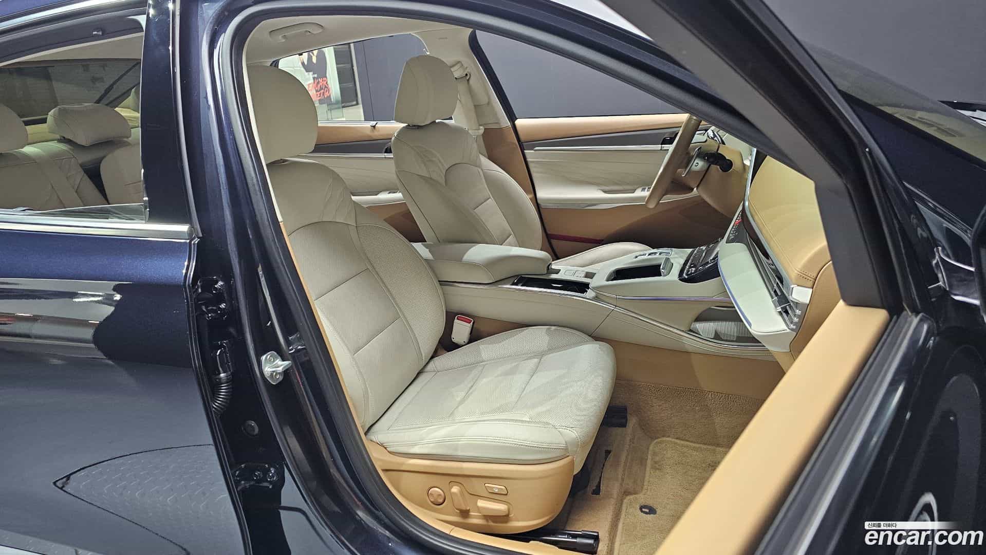 Grandeur Hyundai 2020.8-OPTION-015