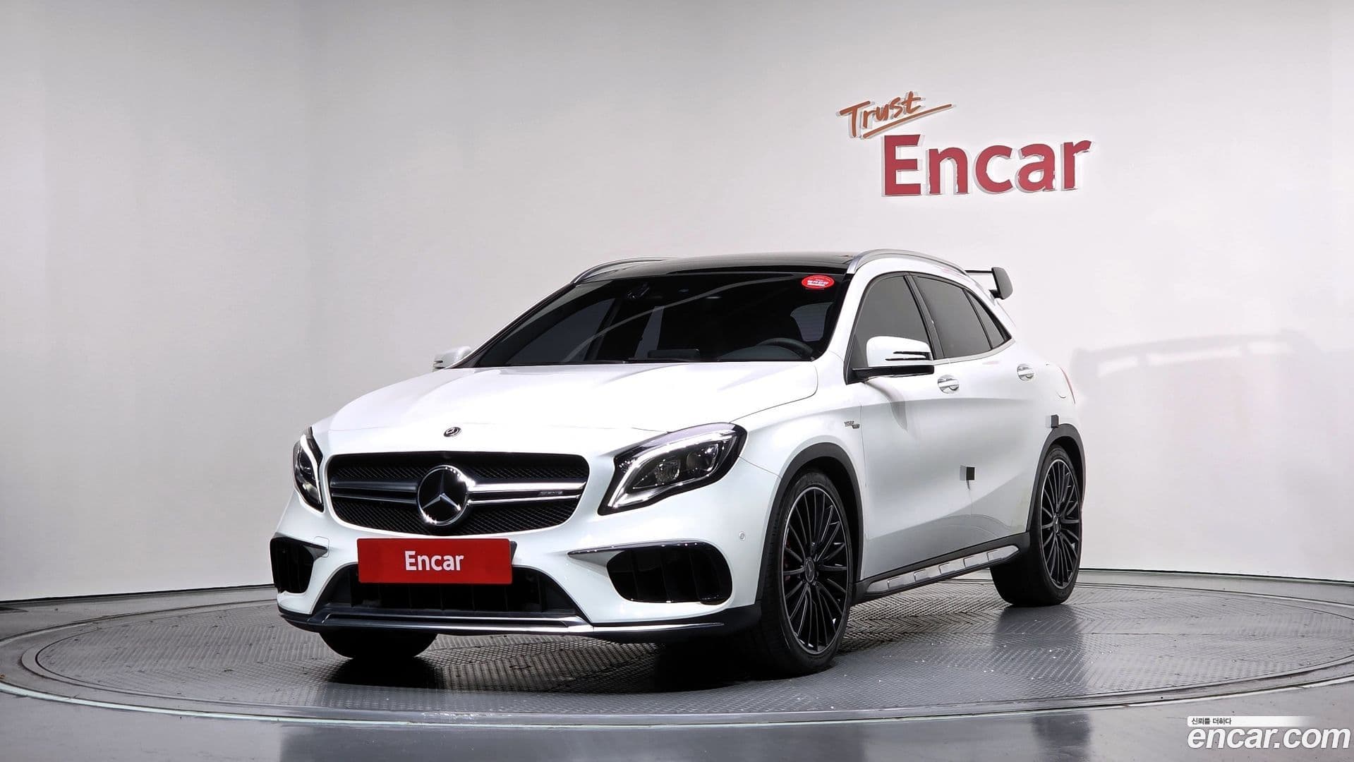 Main__Slider__Photo:GLA-Class Mercedes-Benz 2019.2-0