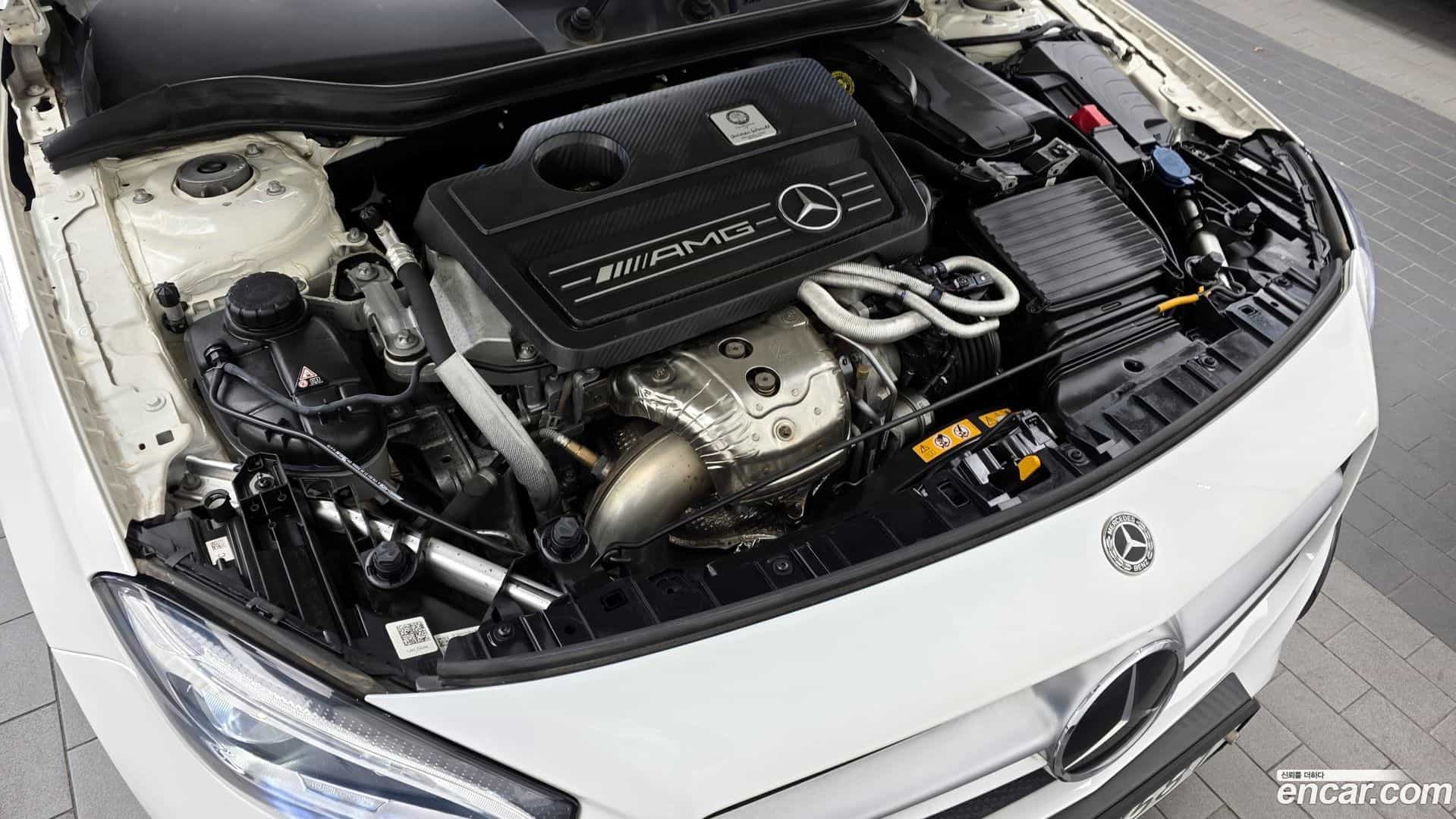 GLA-Class Mercedes-Benz 2019.2-INNER-006