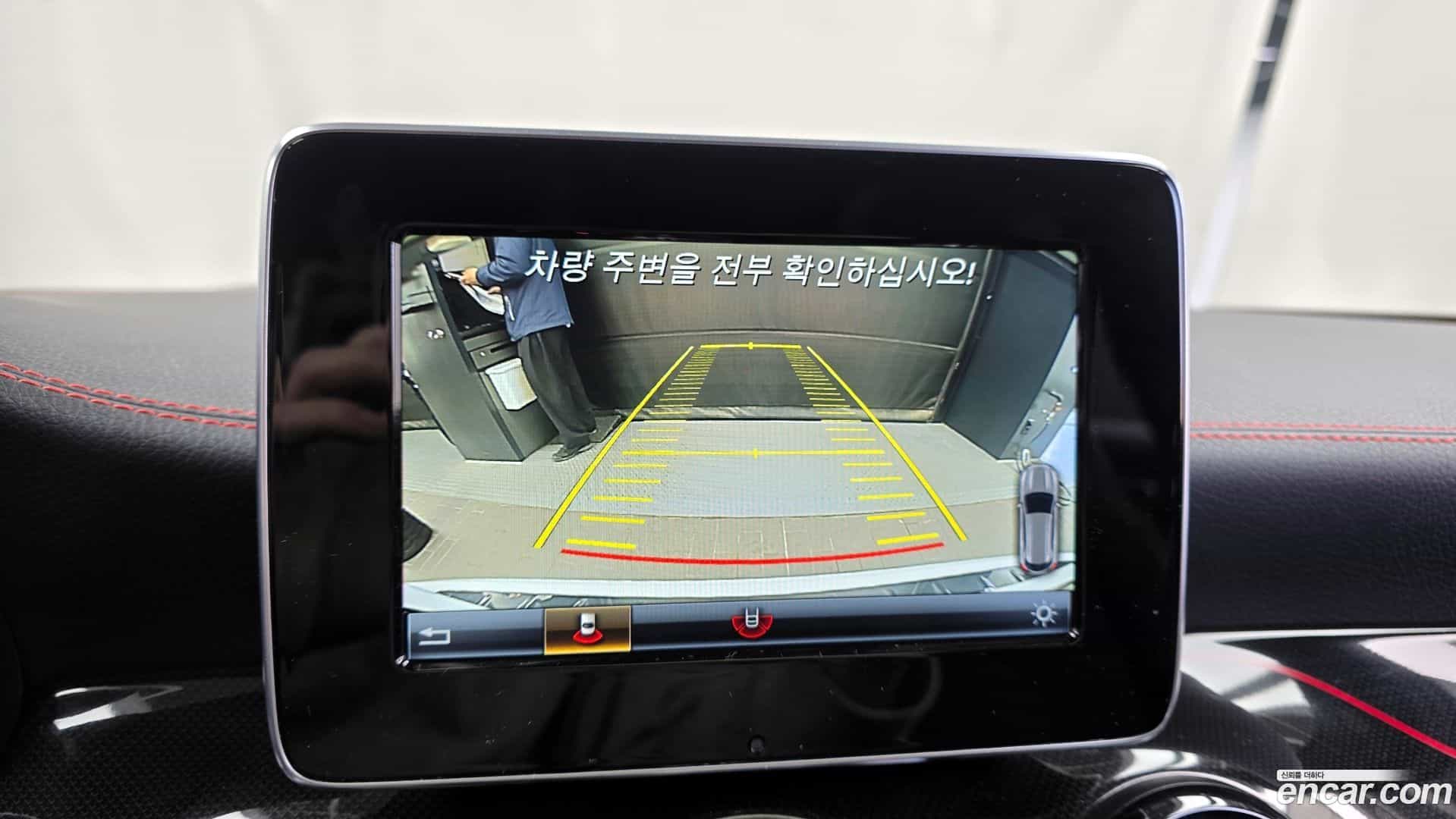 GLA-Class Mercedes-Benz 2019.2-OPTION-019