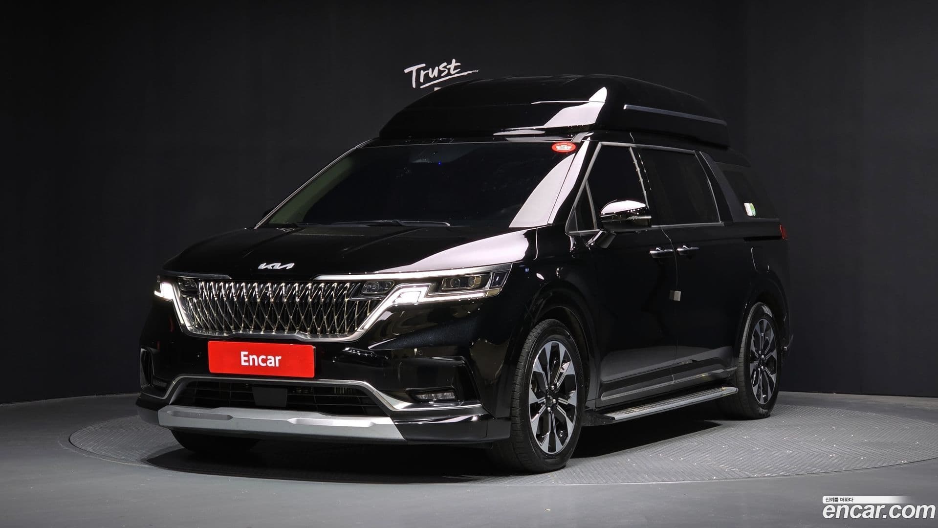 Main__Slider__Photo:Canival Kia 2022.9-0