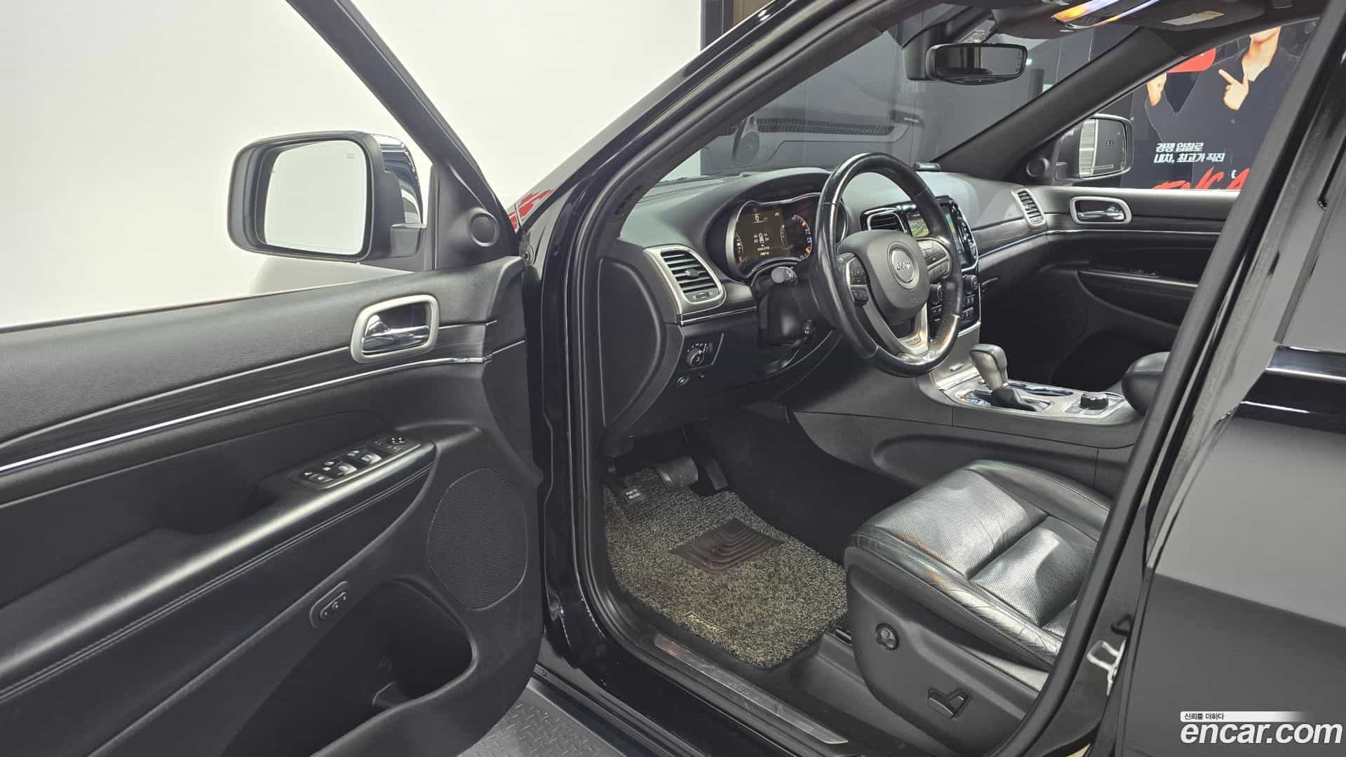 Cherokee Jeep 2019.9-INNER-010