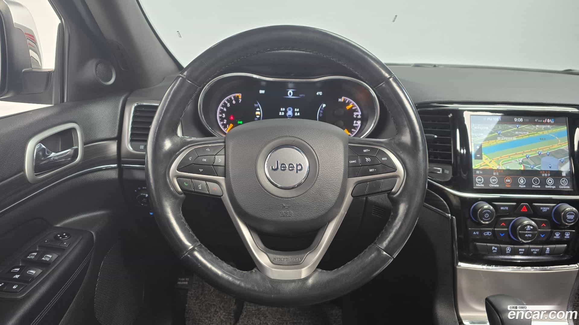 Cherokee Jeep 2019.9-OPTION-017