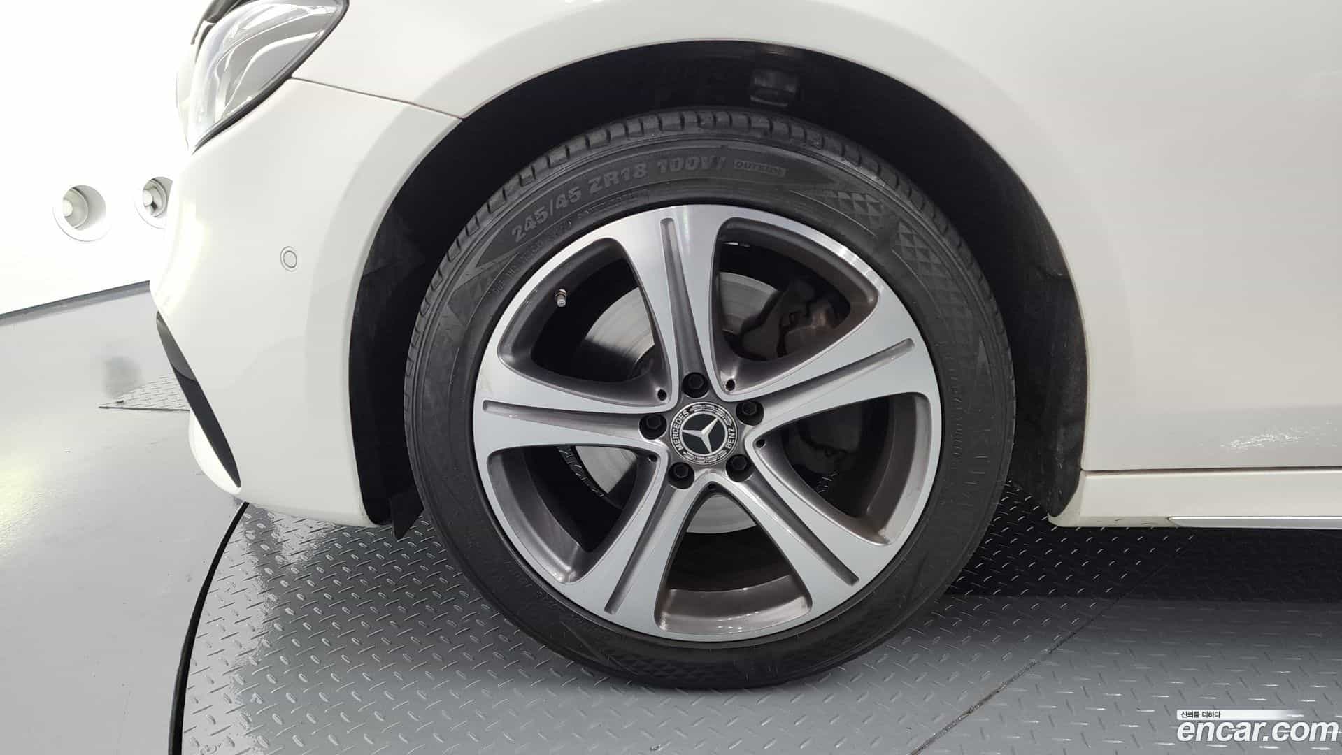 E-Class Mercedes-Benz 2019.3-OUTER-005