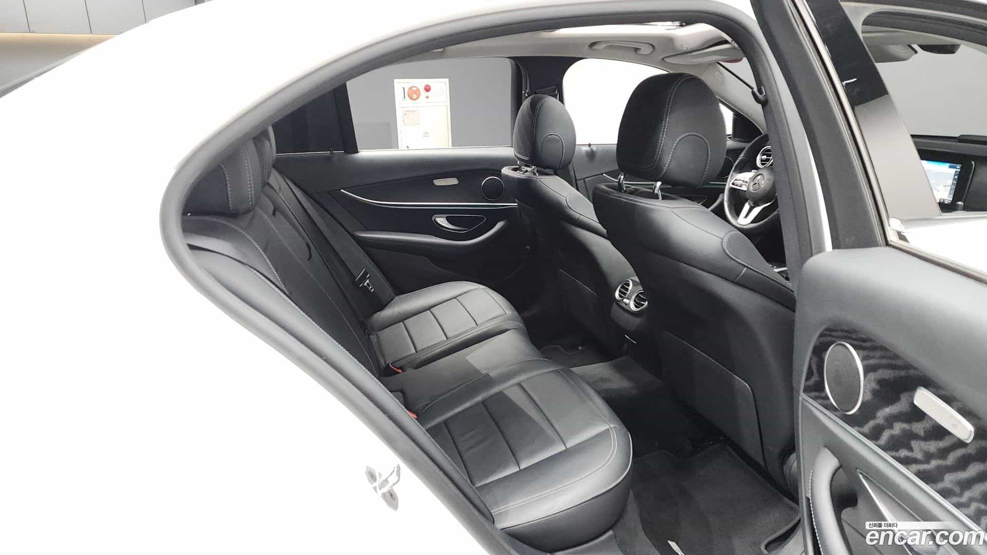 E-Class Mercedes-Benz 2019.3-OPTION-016