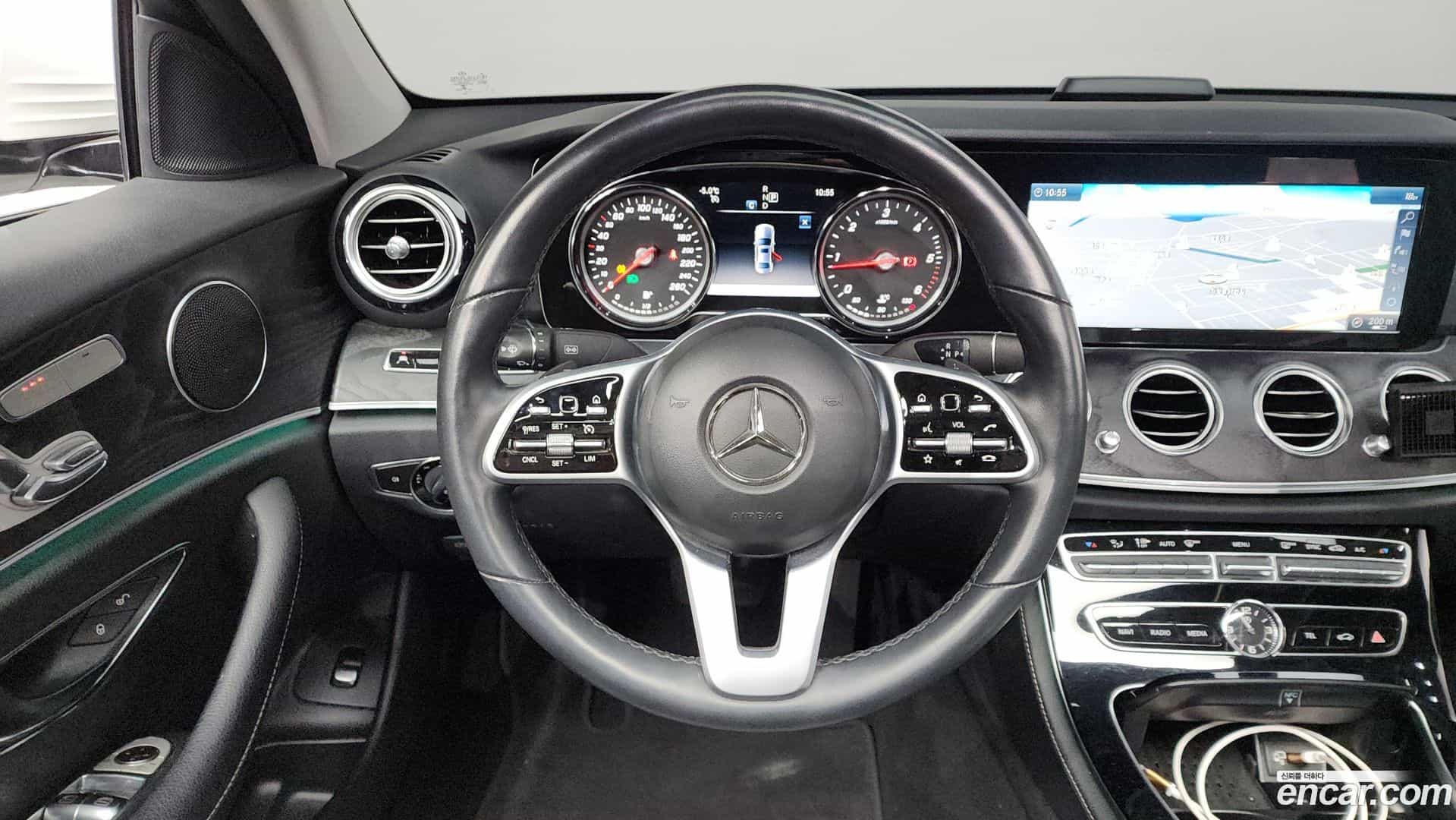 E-Class Mercedes-Benz 2019.3-OPTION-017