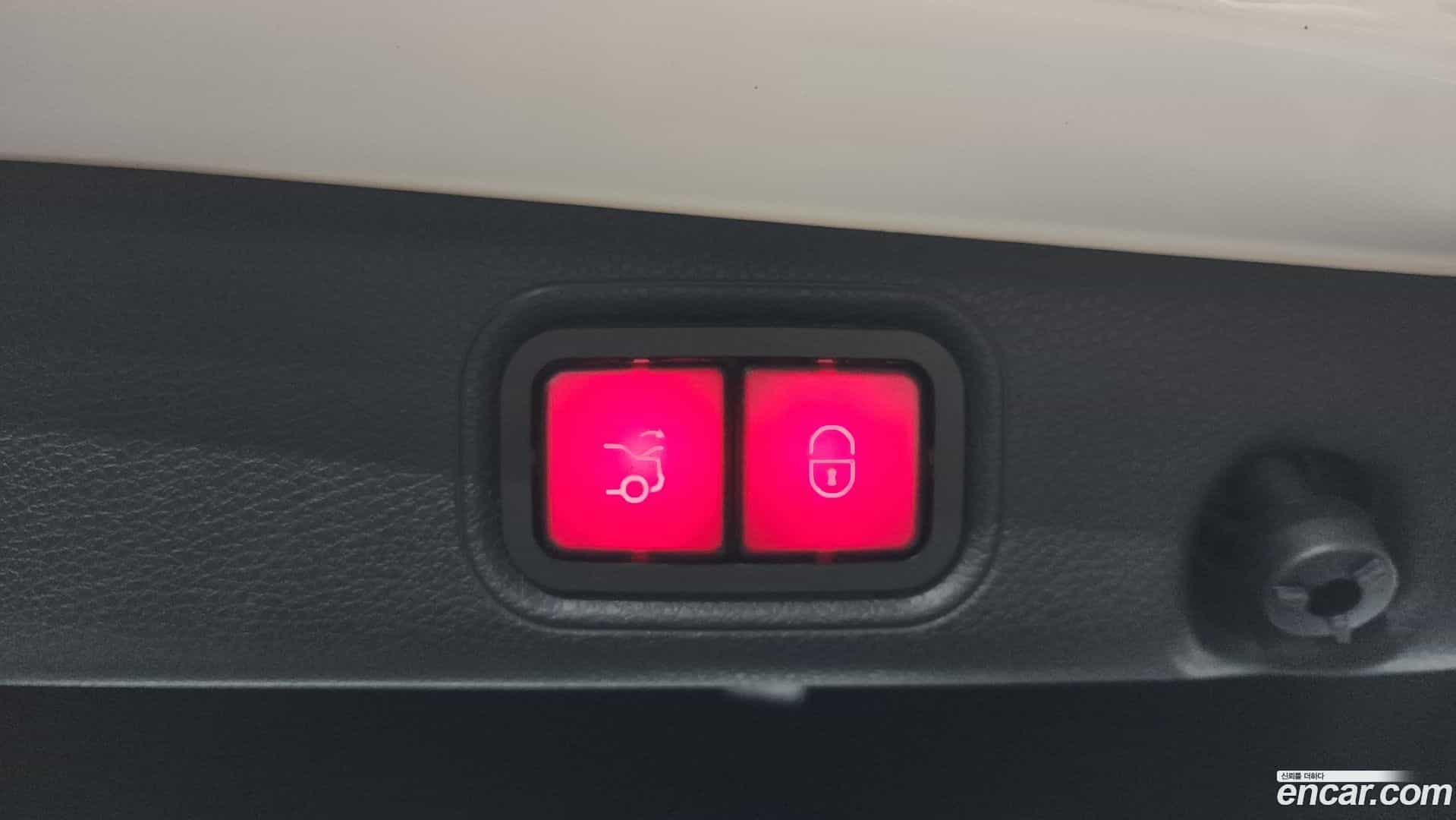 E-Class Mercedes-Benz 2019.3-OPTION-024