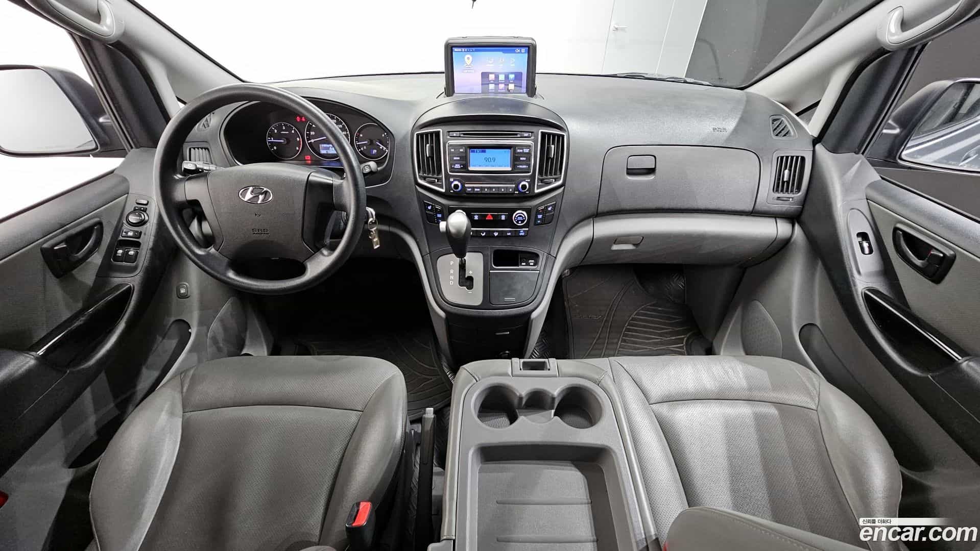Starex Hyundai 2018.0-INNER-007