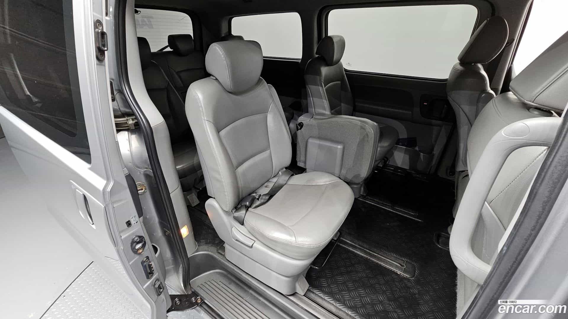Starex Hyundai 2018.0-OPTION-016