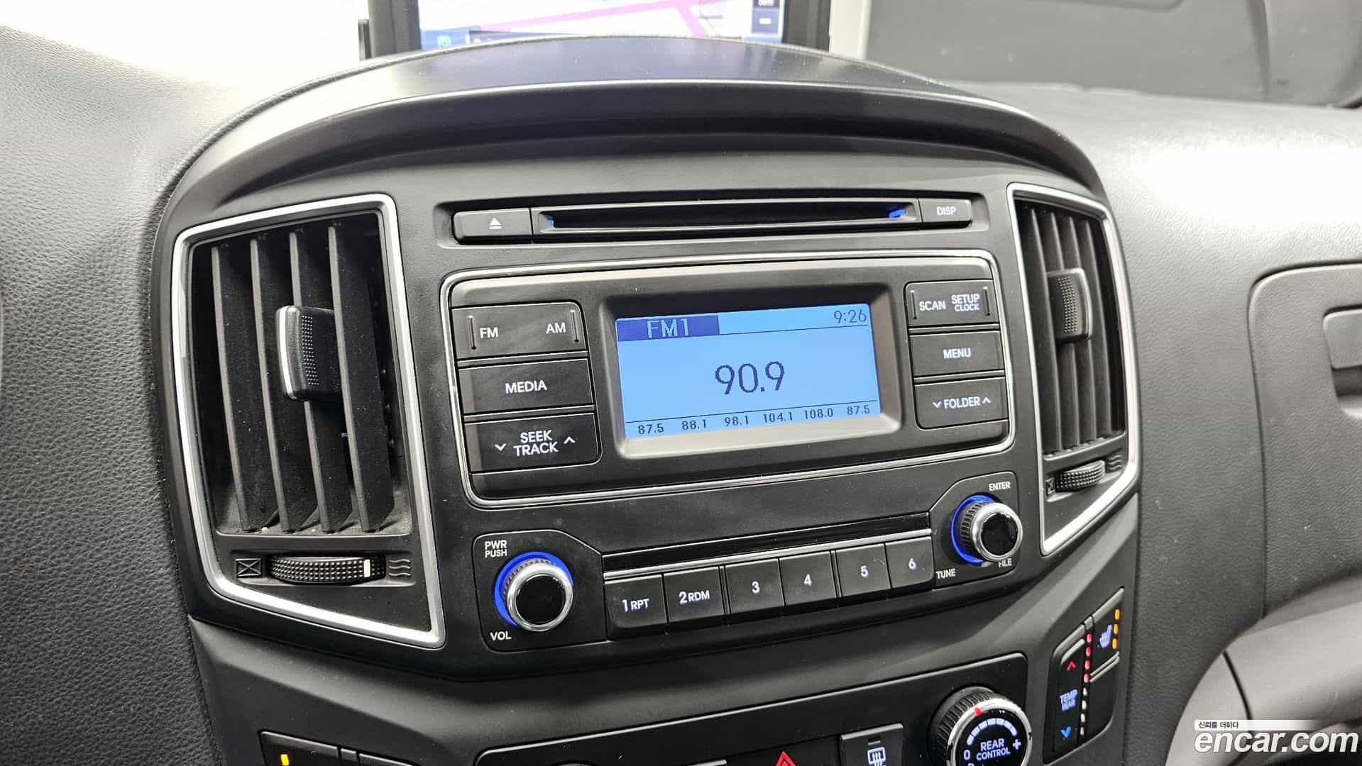 Starex Hyundai 2018.0-OPTION-021