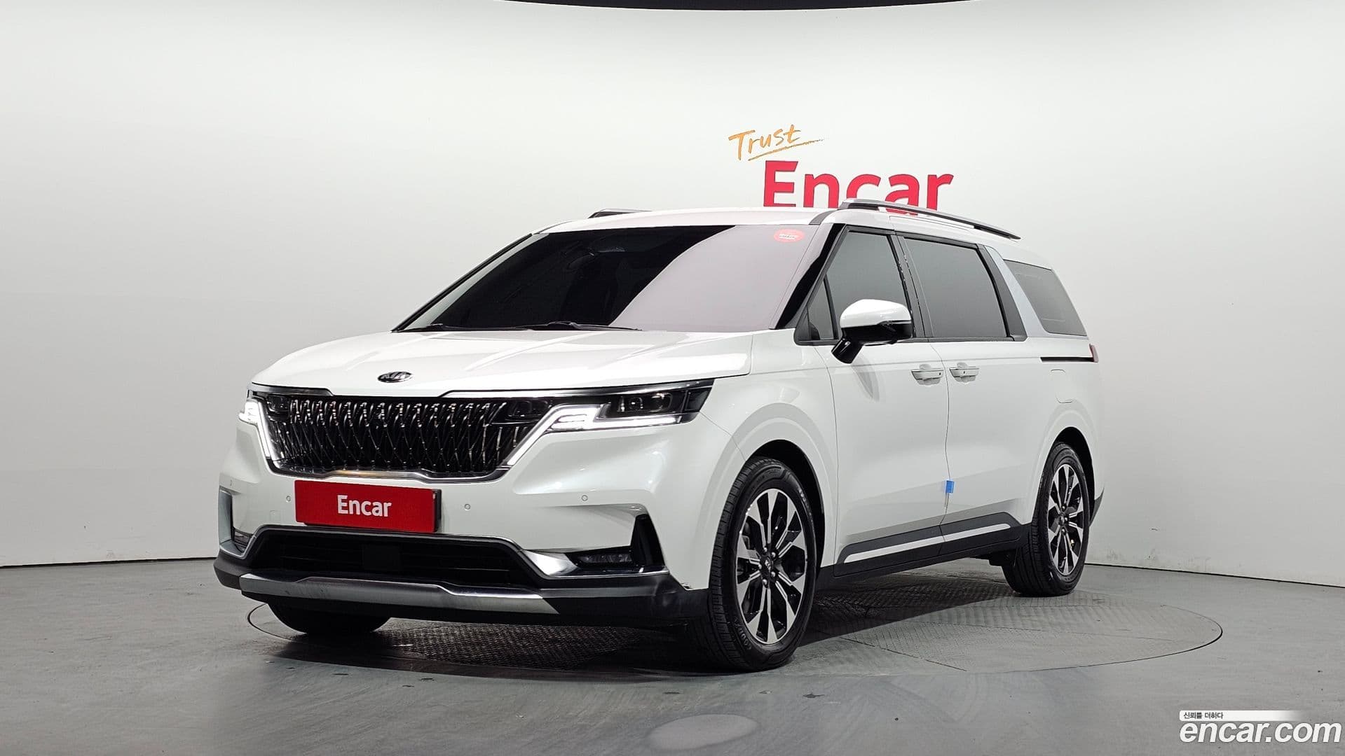 Main__Slider__Photo:Canival Kia 2021.5-0