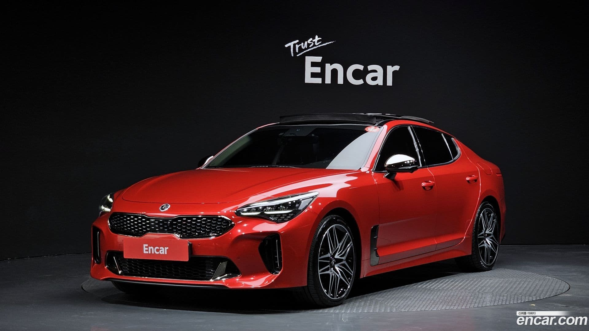Main__Slider__Photo:Stinger Kia 2020.11-0