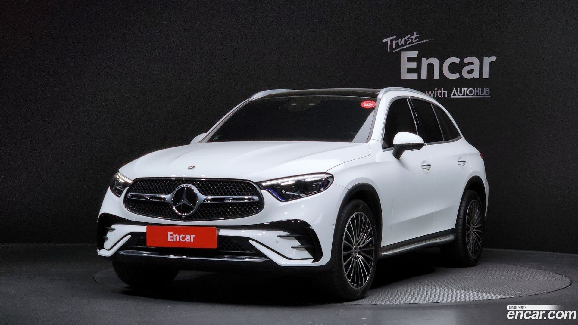 Main__Slider__Photo:GLC-Class Mercedes-Benz 2024.8-0