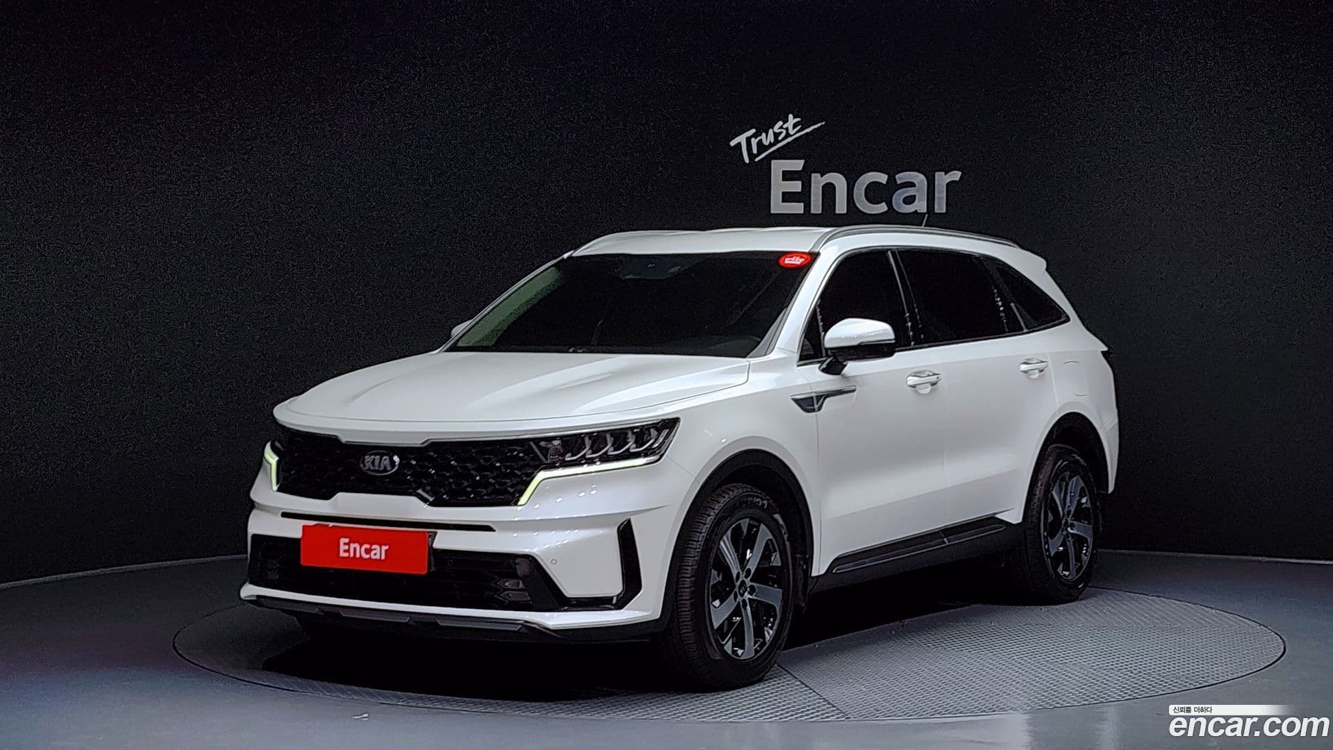 Main__Slider__Photo:Sorento Kia 2020.9-0