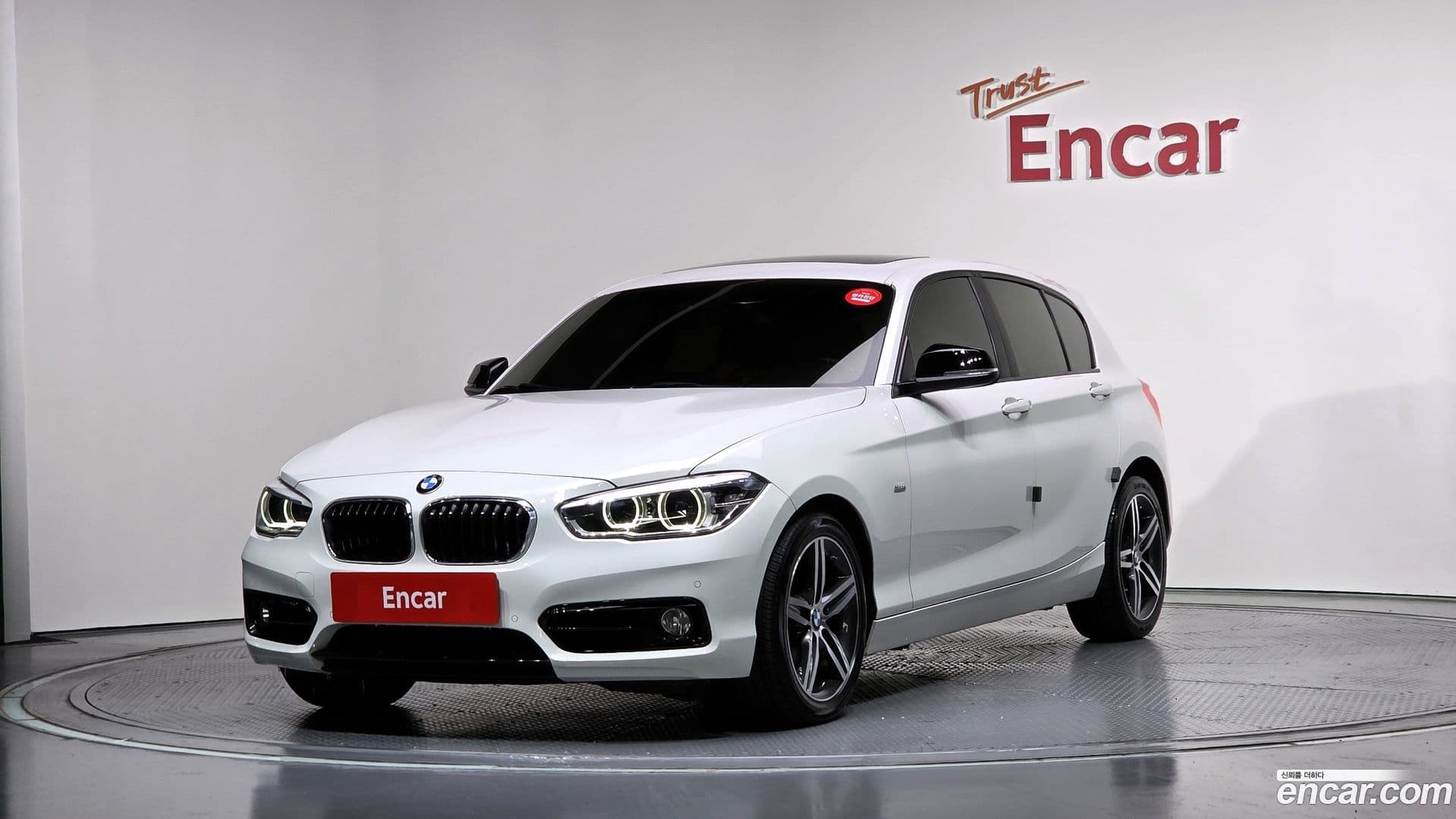 Main__Slider__Photo:1-Series BMW 2016.5-0