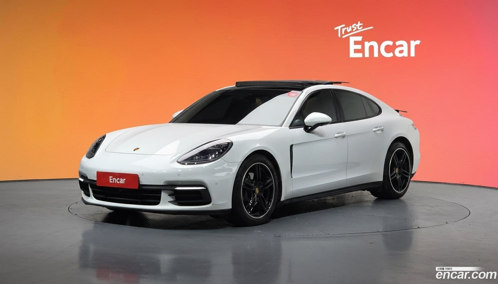 Main__Slider__Photo:Panamera Porsche 2019.7-0