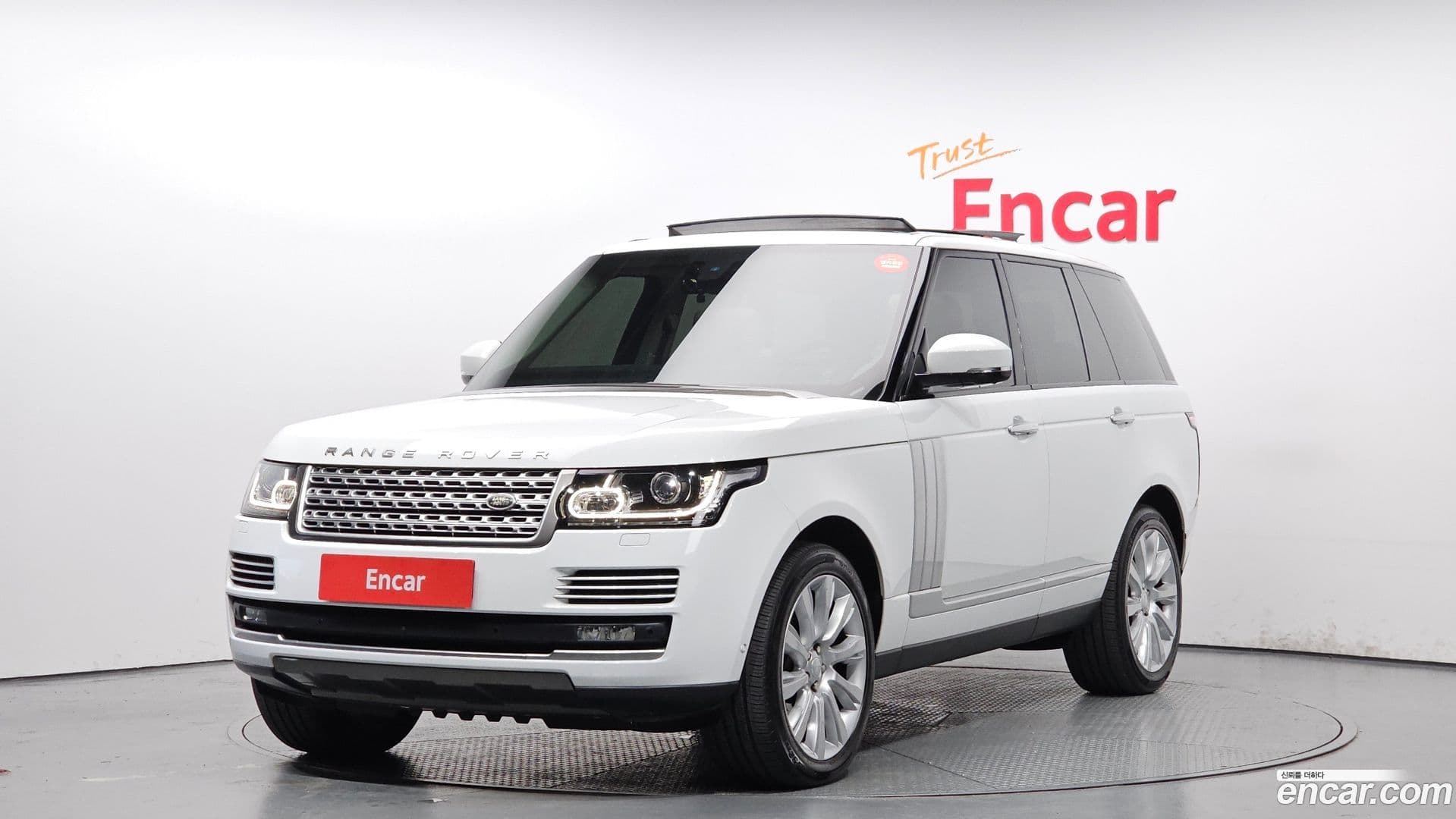 Main__Slider__Photo:Range Rover Land Rover 2015.9-0