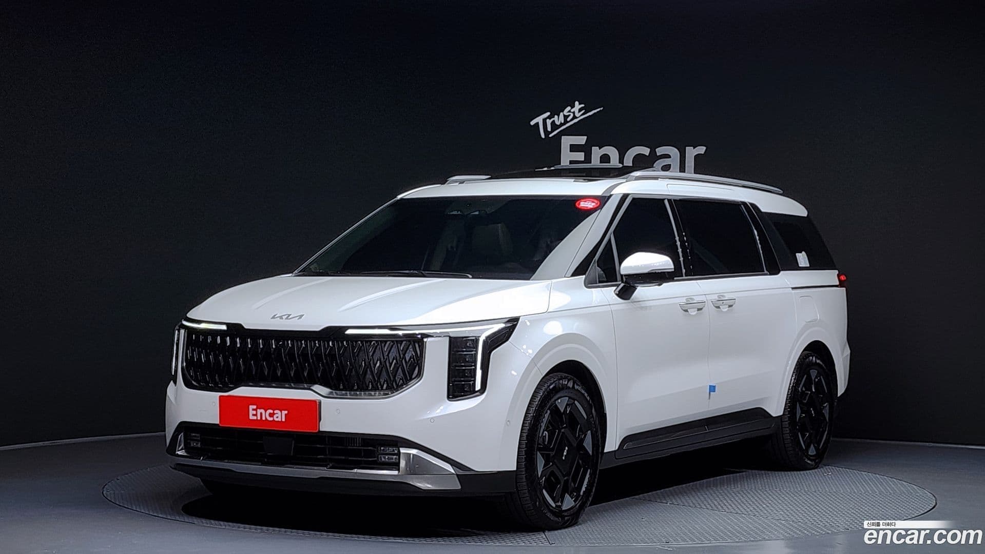 Main__Slider__Photo:Canival Kia 2023.10-0