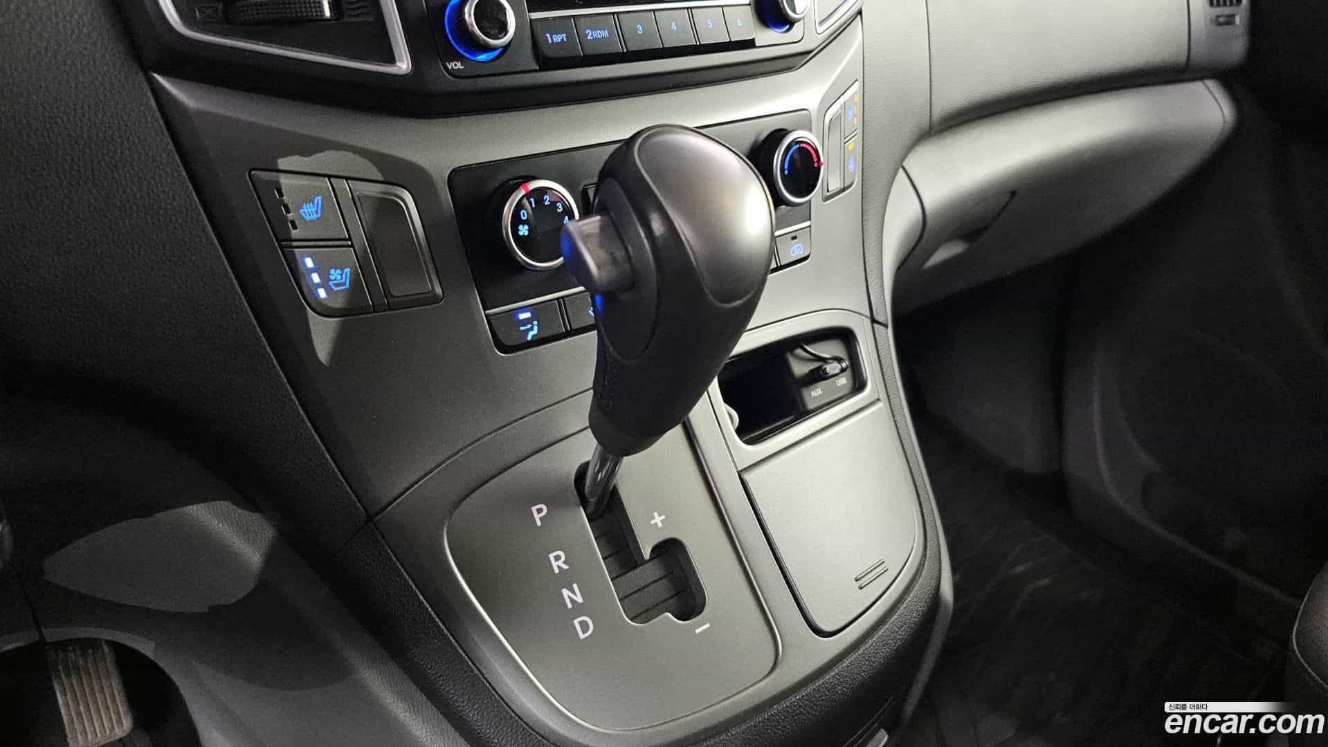 Starex Hyundai 2017.11-INNER-009