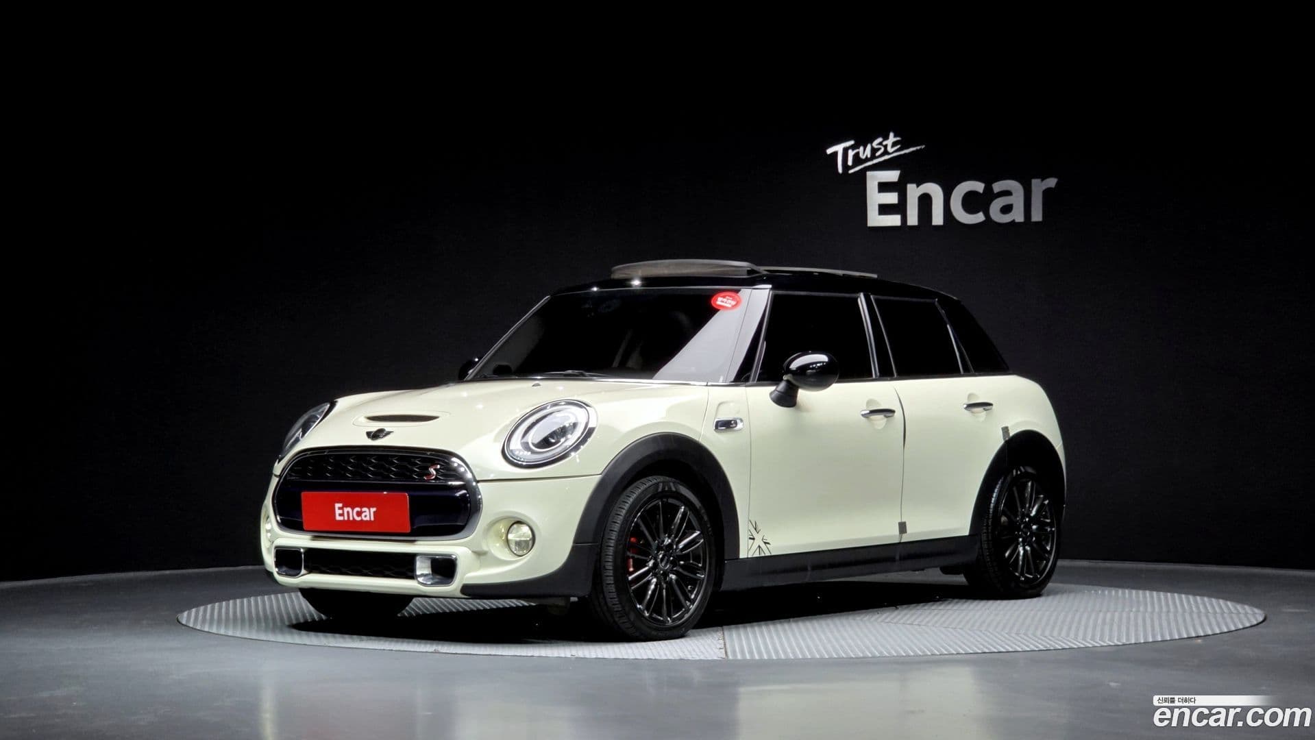 Main__Slider__Photo:Cooper Mini 2015.3-0