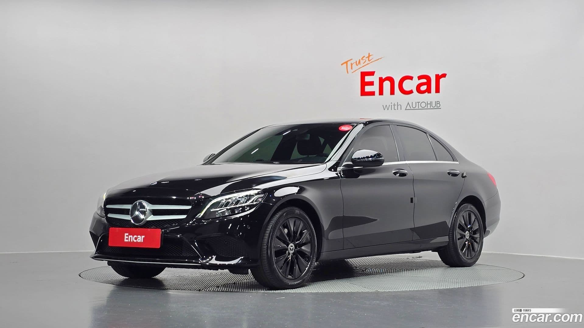 Main__Slider__Photo:C-Class Mercedes-Benz 2019.11-0