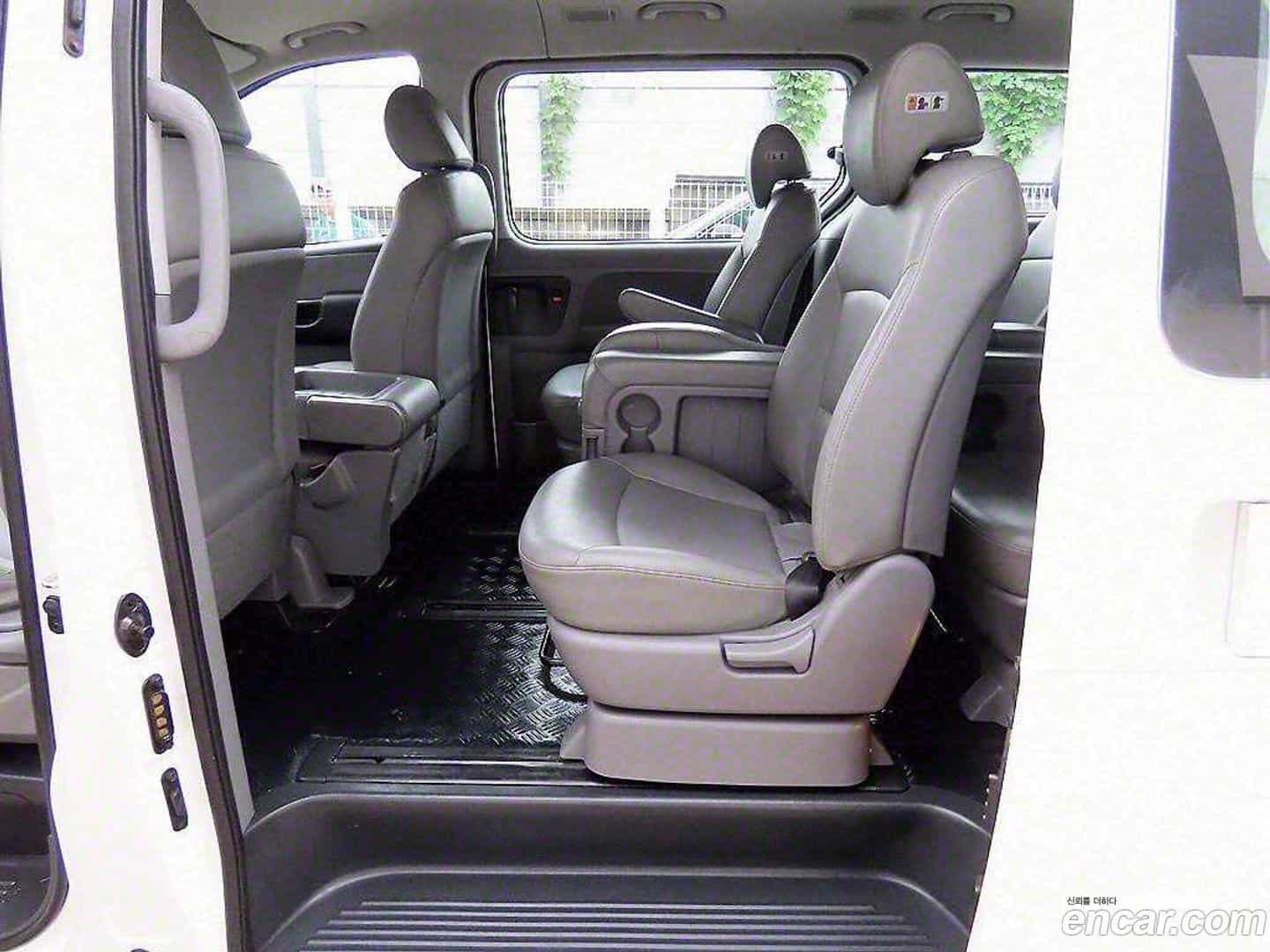 Starex Hyundai 2017.4-INNER-006