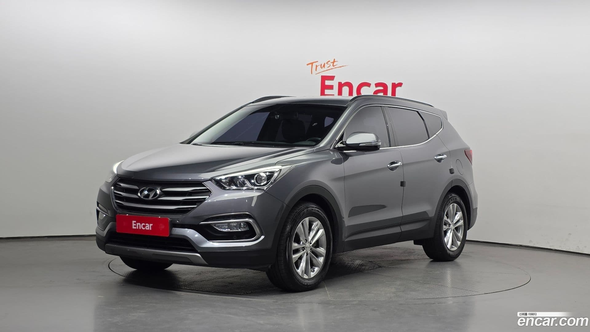 Main__Slider__Photo:Santafe Hyundai 2016.4-0