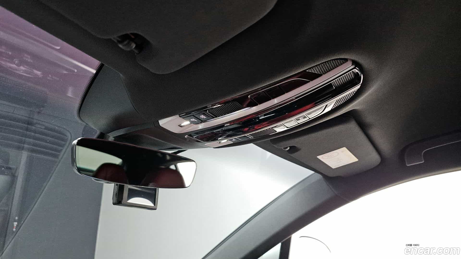 Panamera Porsche 2021.11-OPTION-021