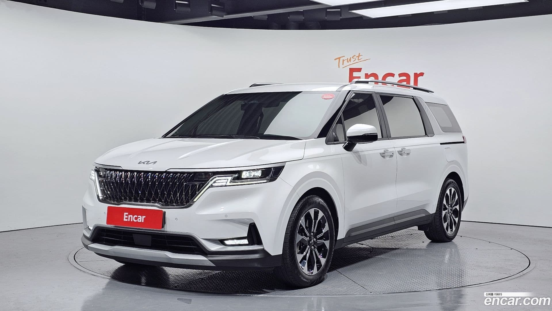 Main__Slider__Photo:Canival Kia 2022.11-0