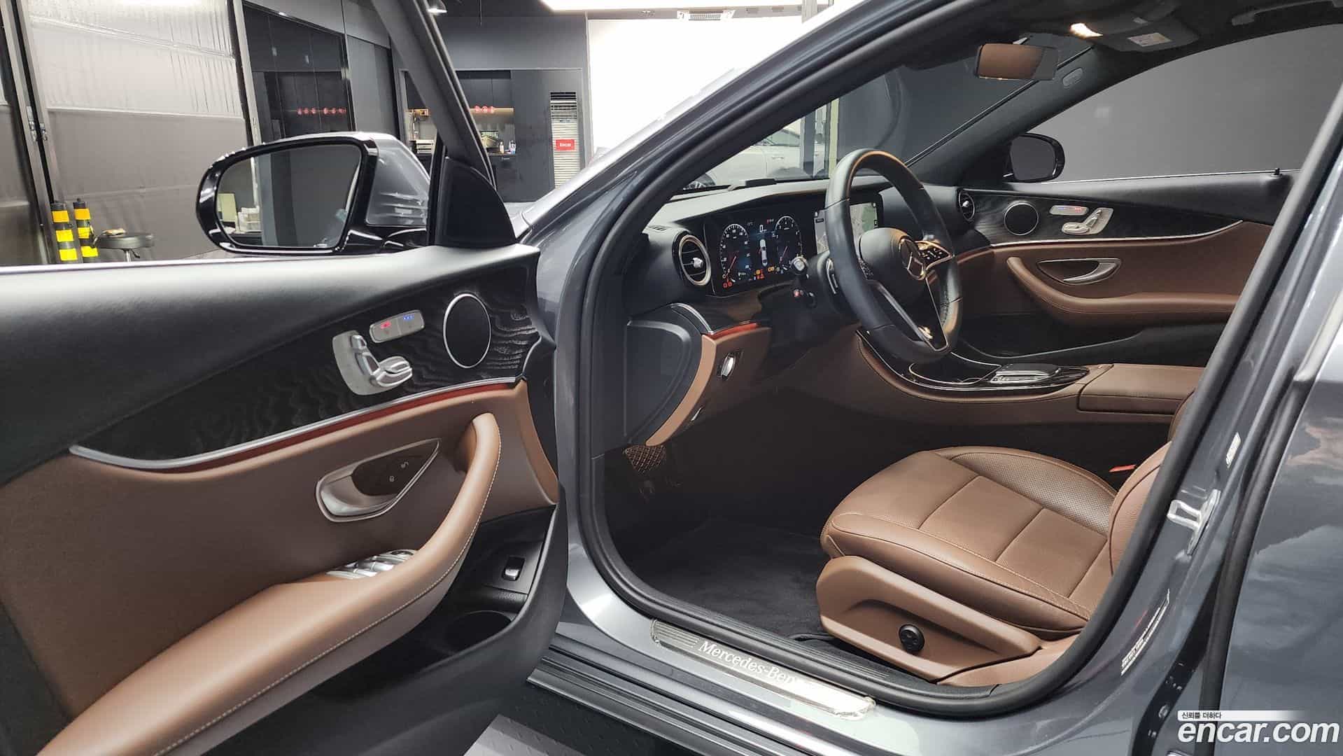 E-Class Mercedes-Benz 2022.10-INNER-010